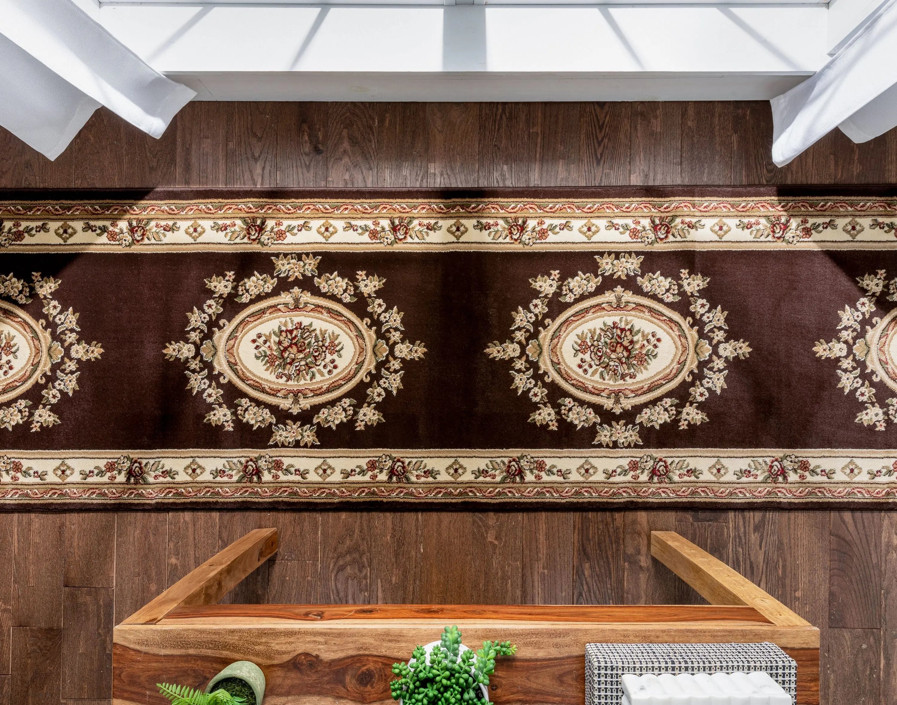 Le Petit Palais Brown Traditional Rug、mySite、gigharbornorthrealestate