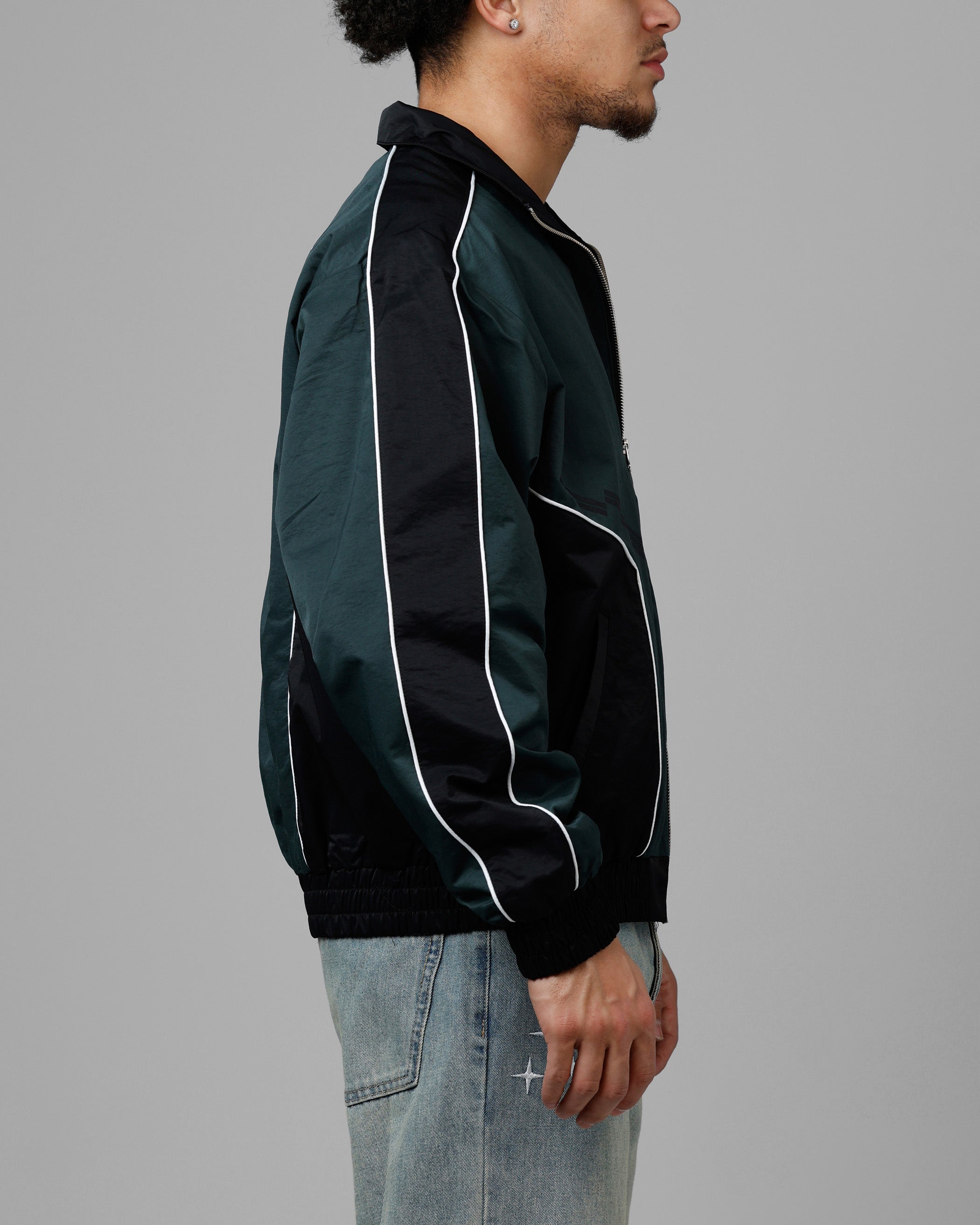 {product_title} - {shop_name}