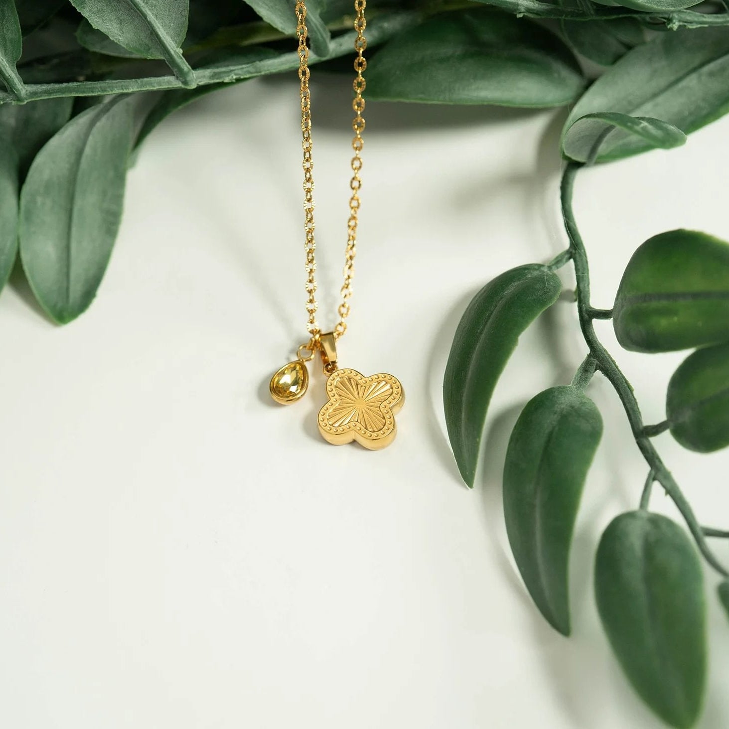 18K Gold PVD Stainless Steel Lucky Clover Charm Sunburst / PDL0270、mySite、dreamappss