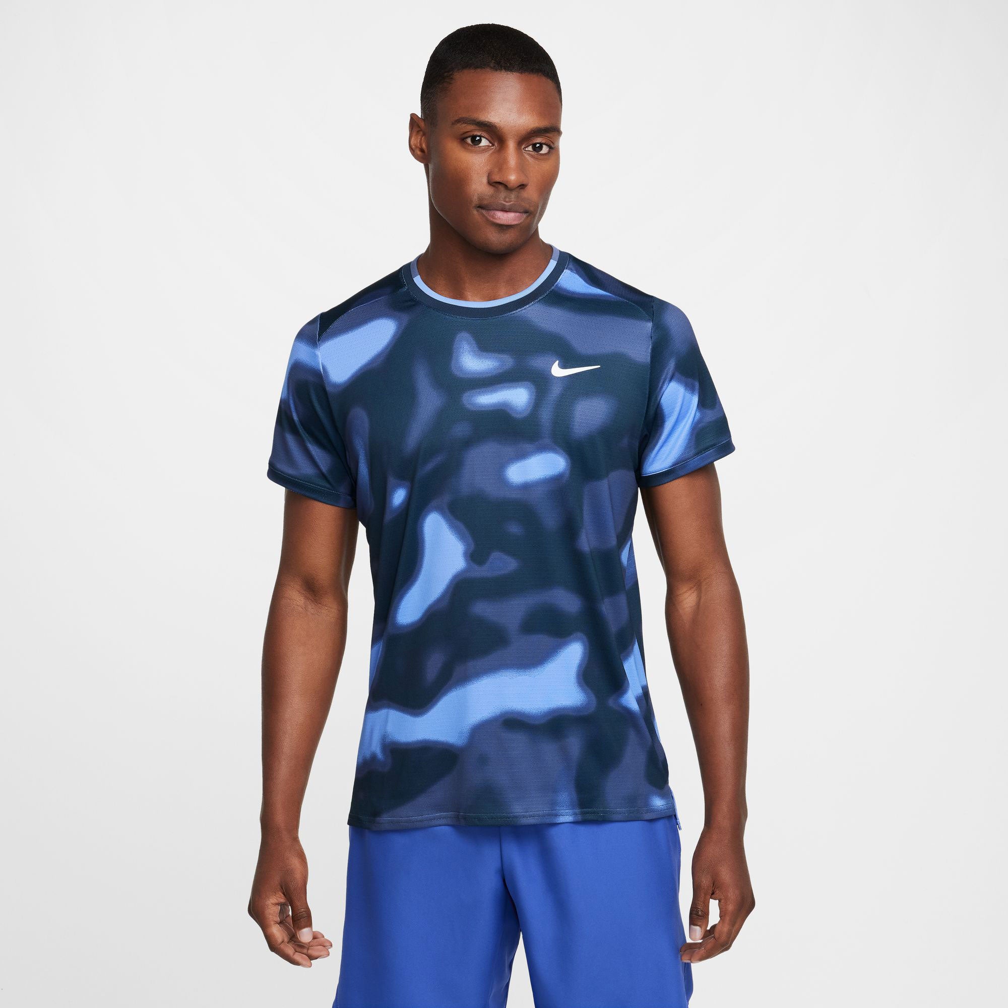 NikeCourt Advantage Men's Dri-FIT Printed Tennis Shirt、mySite、neckold