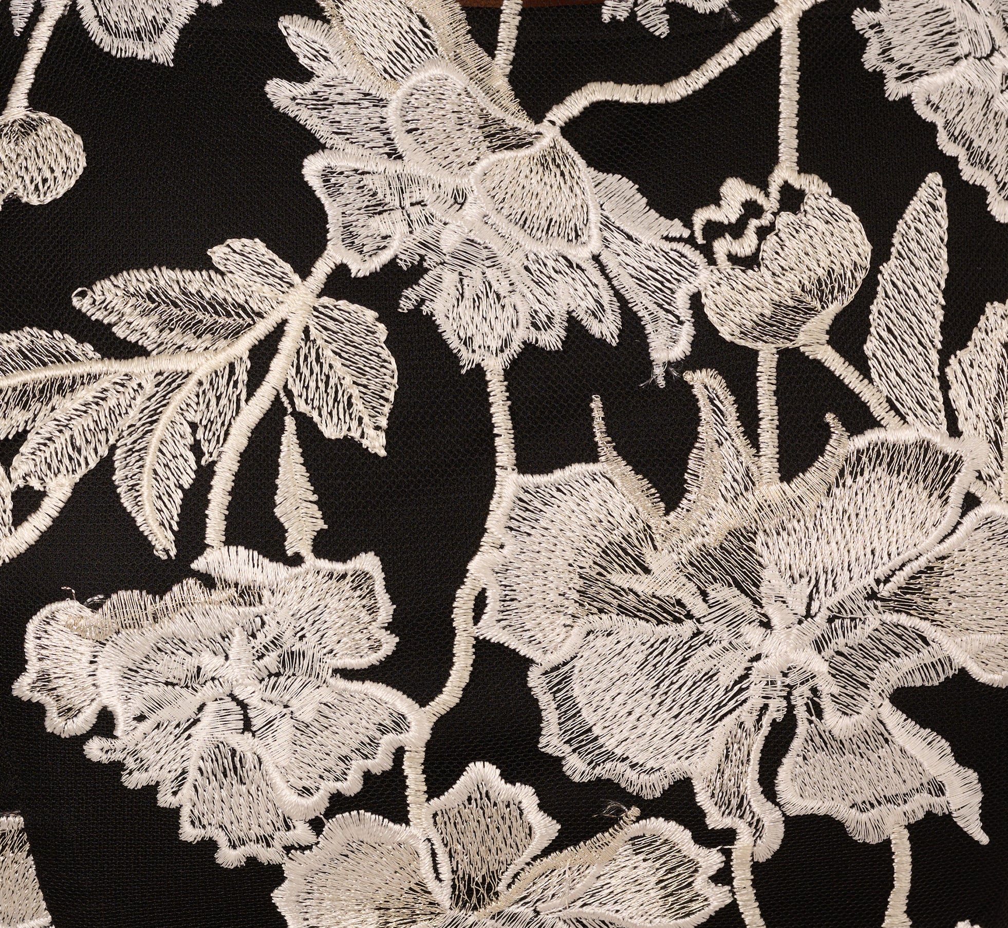 Sleeveless Illusion Floral Embroidery Sheath Dress In Black Ivory、mySite、solidvoid