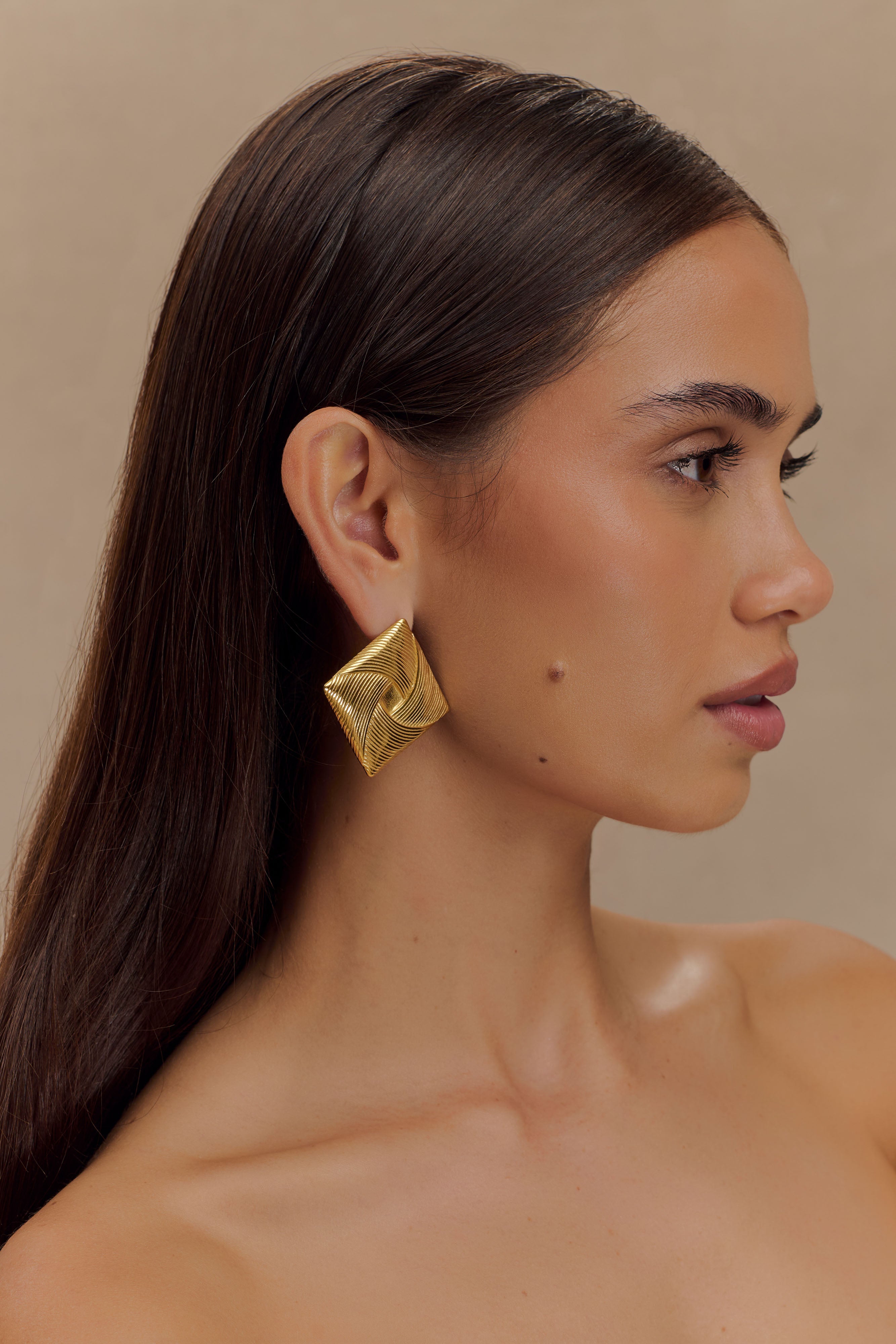 Indira Twisted Square Earrings - Gold、mySite、solidvoid