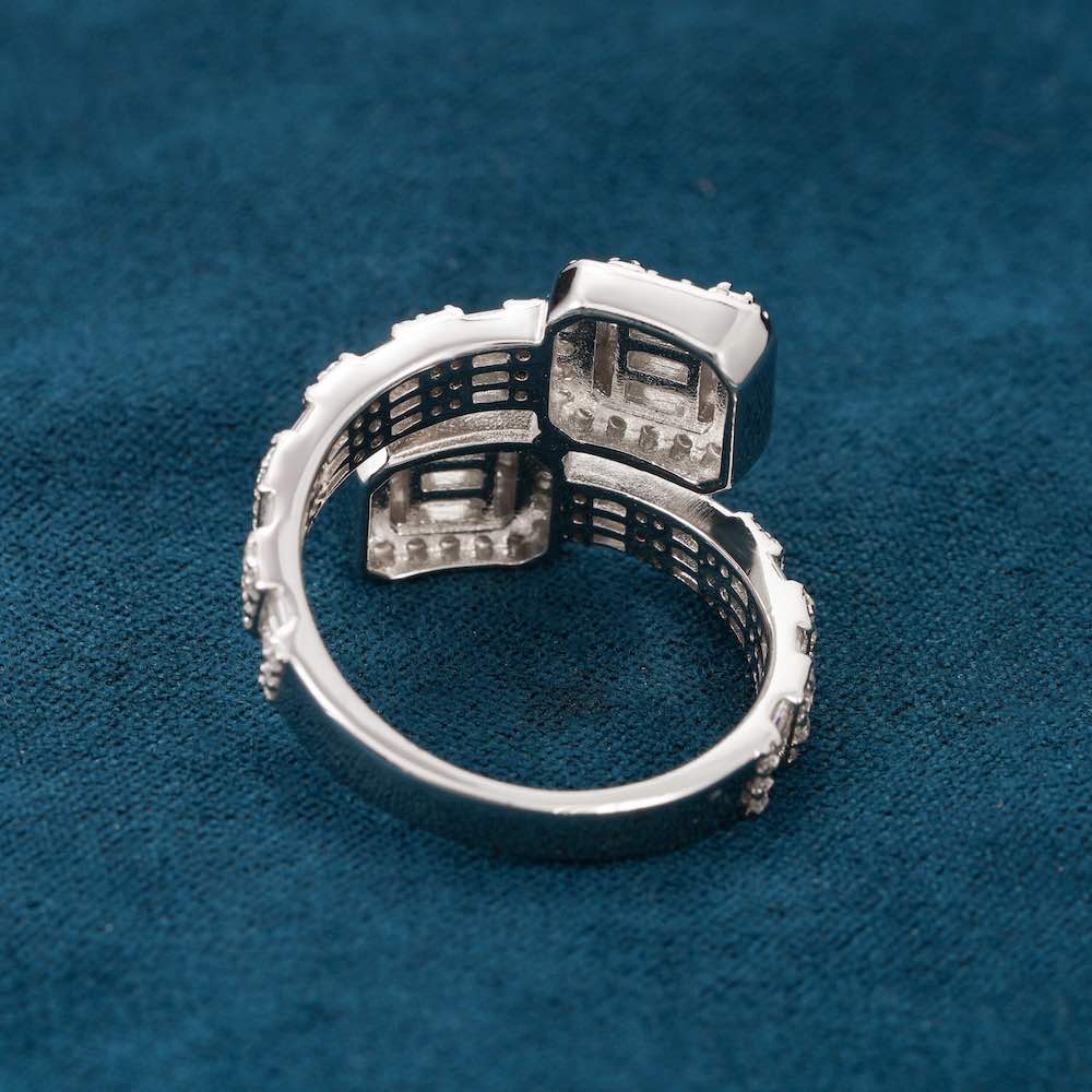 Moissanite Split Shank Baguette Ring 14K Gold、mySite、hinf8tx79