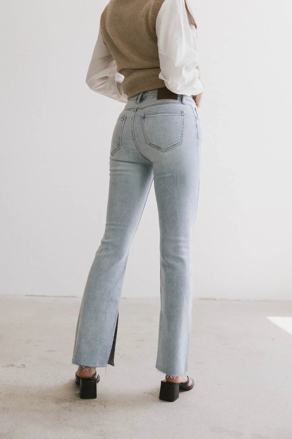  Ryan Bootcut Jeans in Light Wash - FINAL SALE、mySite、merchandisen
