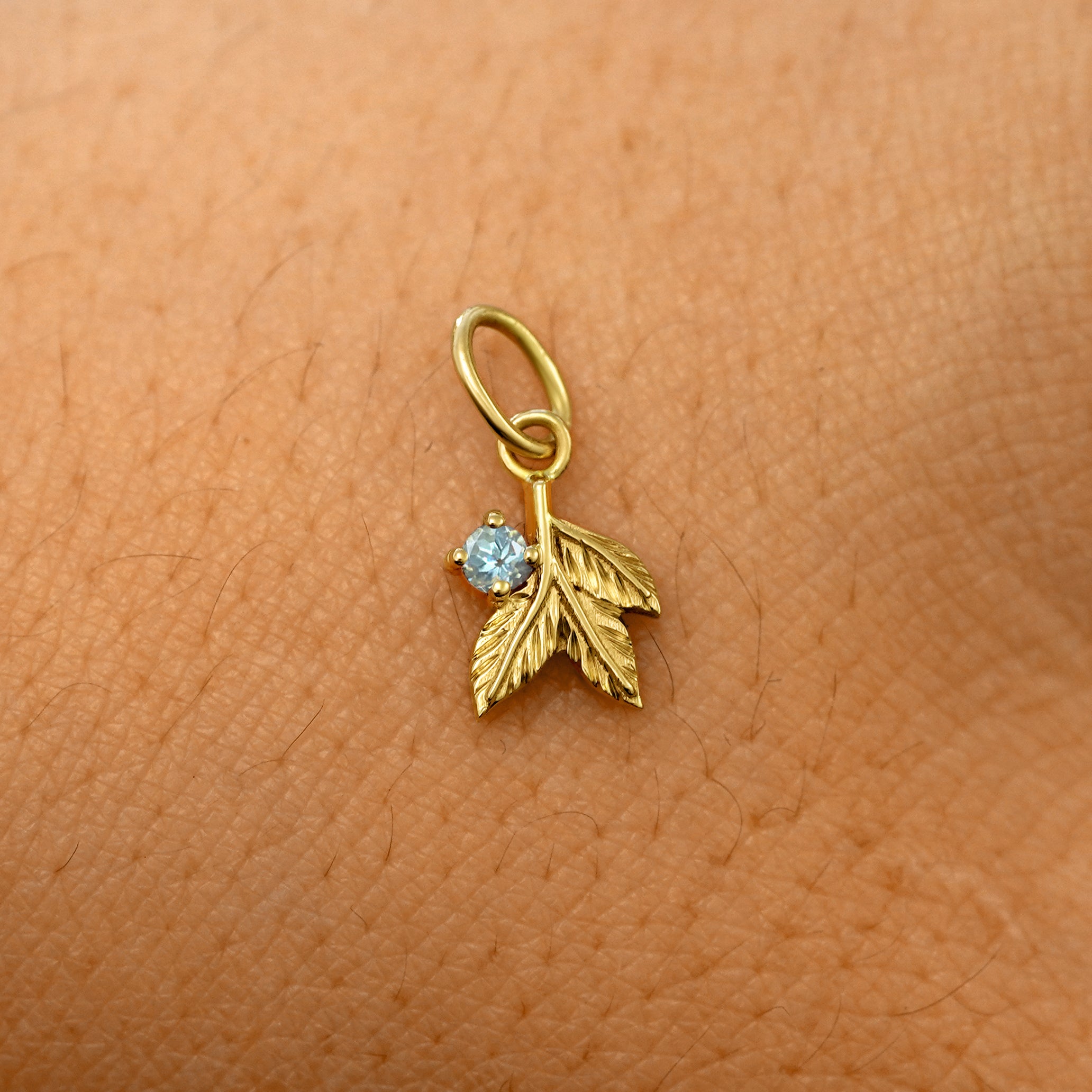 Gemstone 3 Leaves Charm、mySite、hinf8tx79