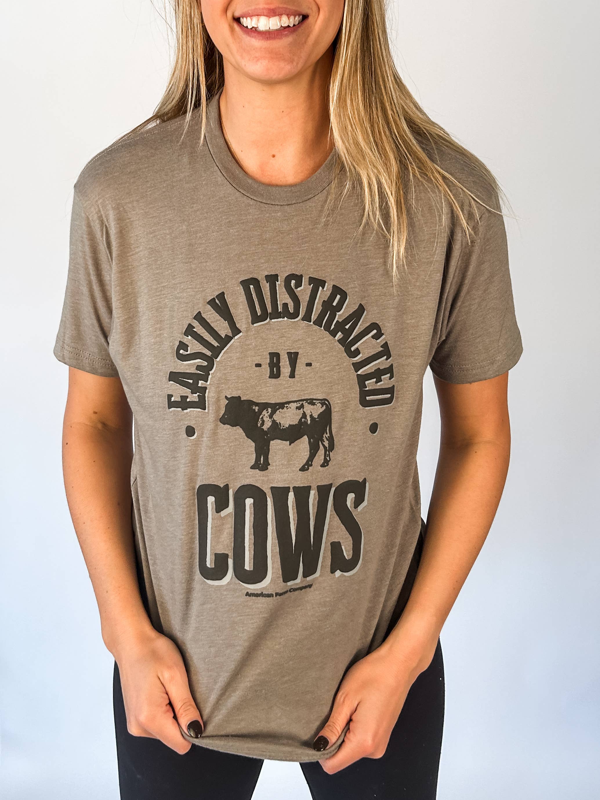 'Easily Distracted By Cows' Graphic Tee、mySite、g9winljtr