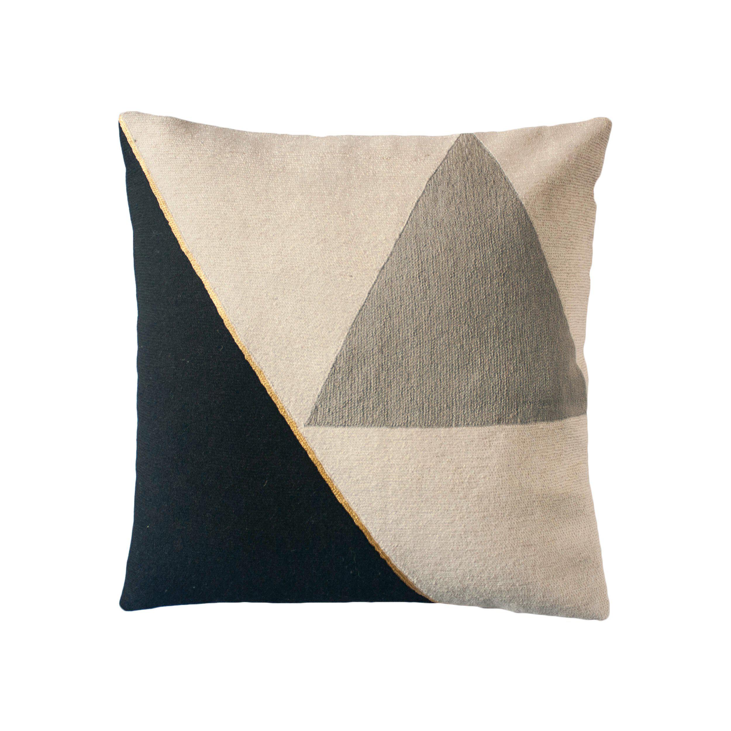 Midnight Cliff Pillow、mySite、gigharbornorthrealestate