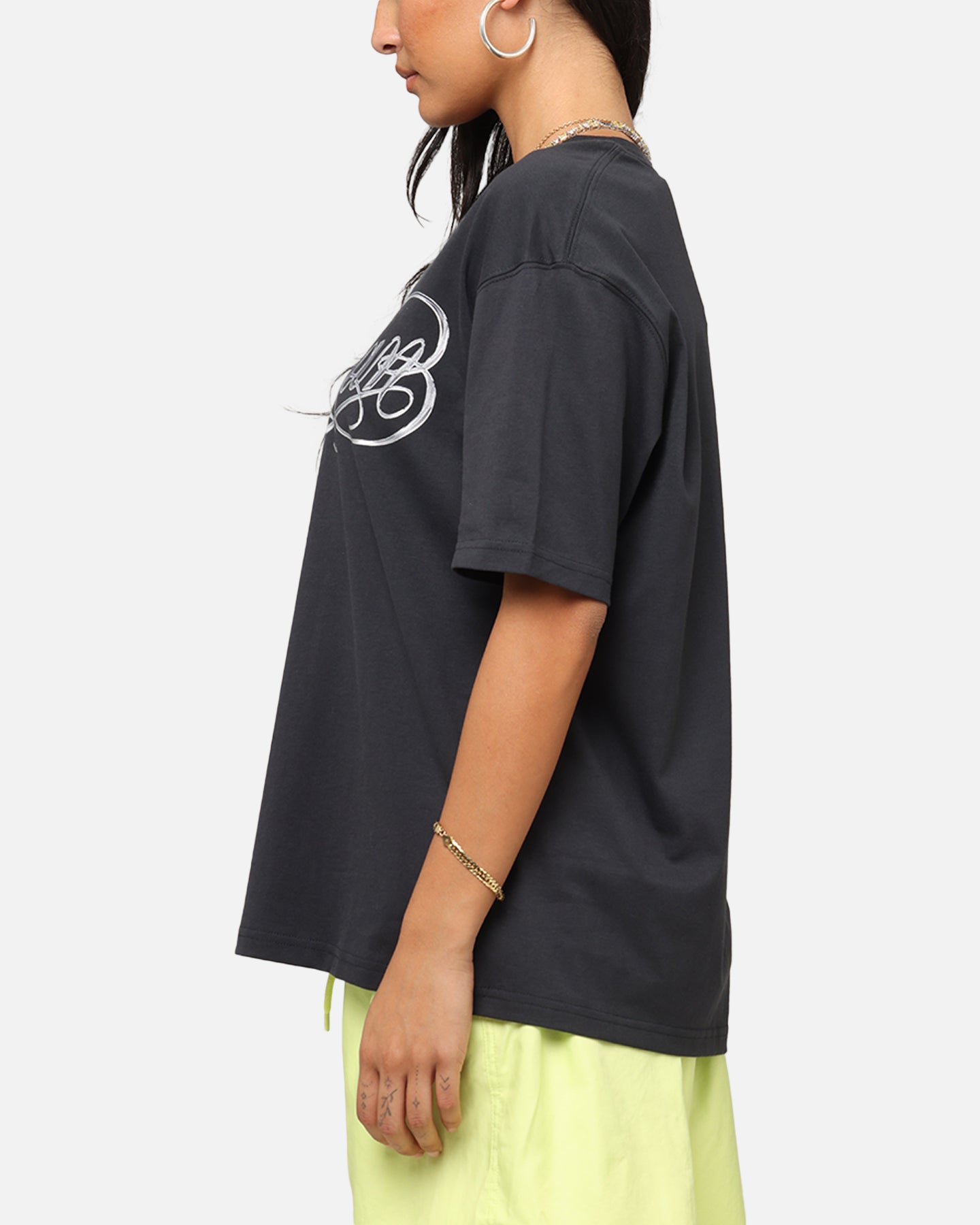 Jordan Women's Graphic Metallic T-Shirt Off Noir、mySite、zt4zffjzw