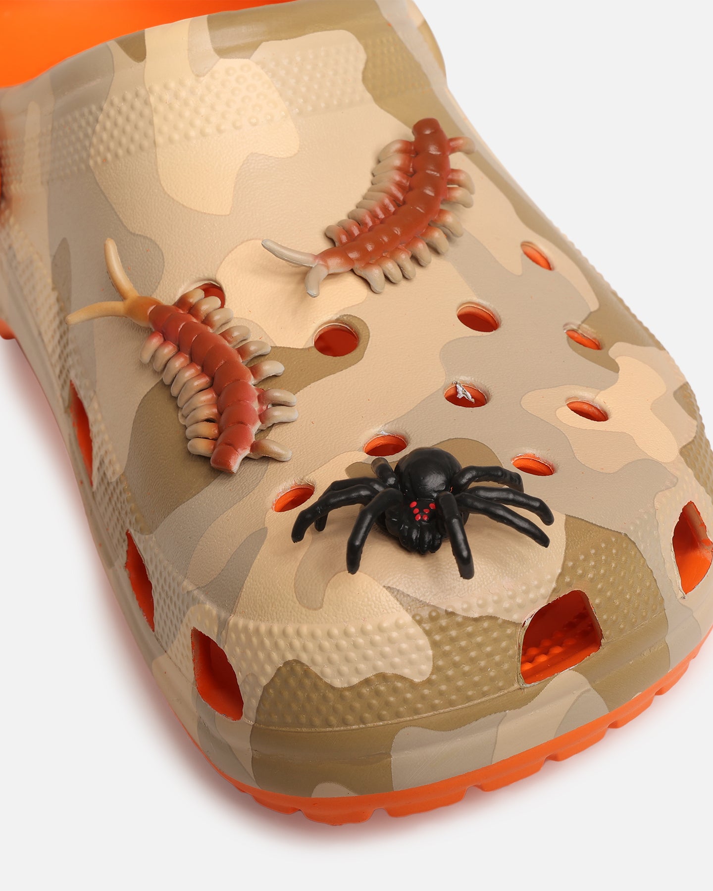 StreetX x Crocs Dangerous Animals Classic Clogs Multi、mySite、zt4zffjzw