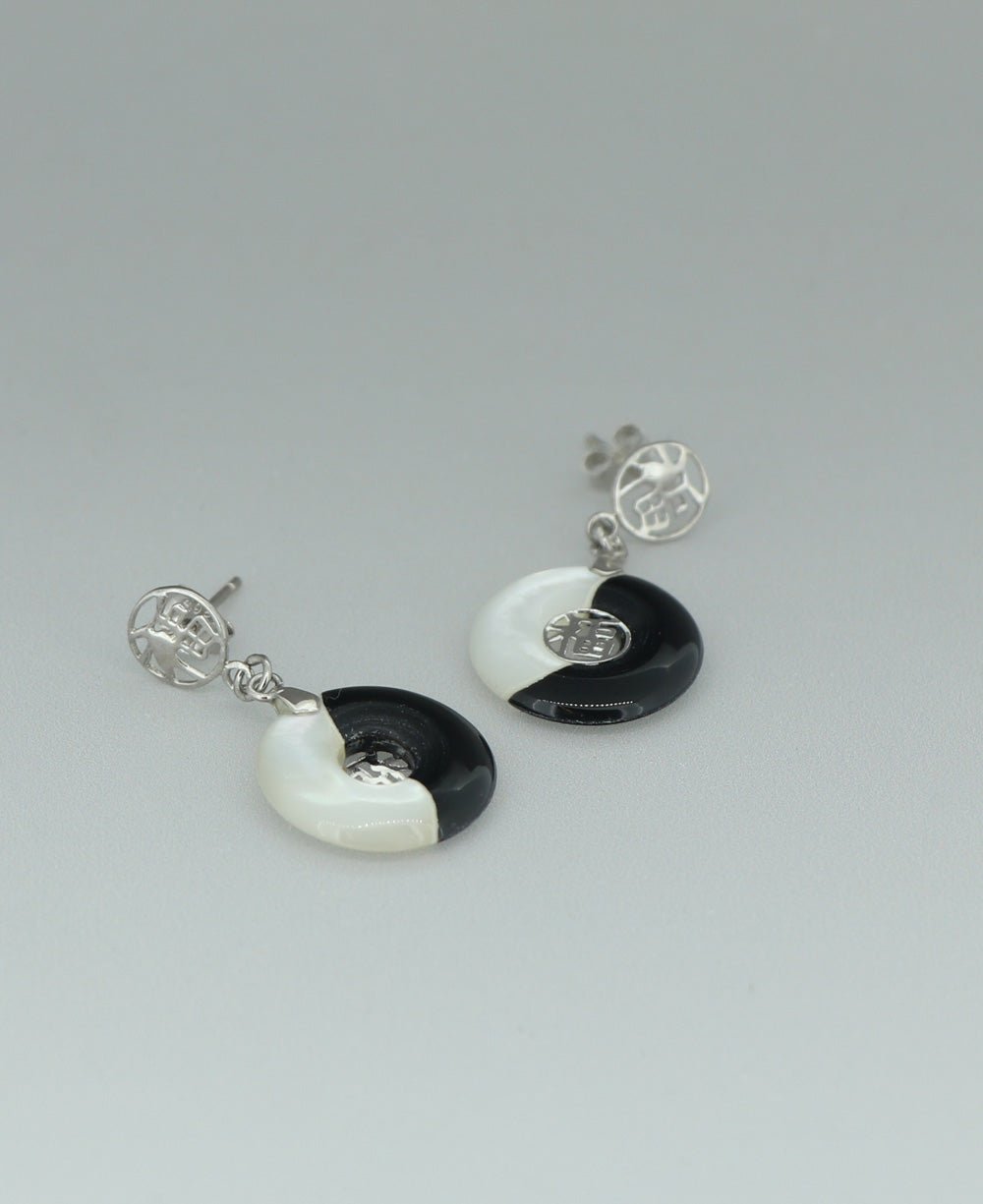 Sterling Silver Yin Yang Earrings with Mother of Pearl and Black Onyx、mySite、topwebapps