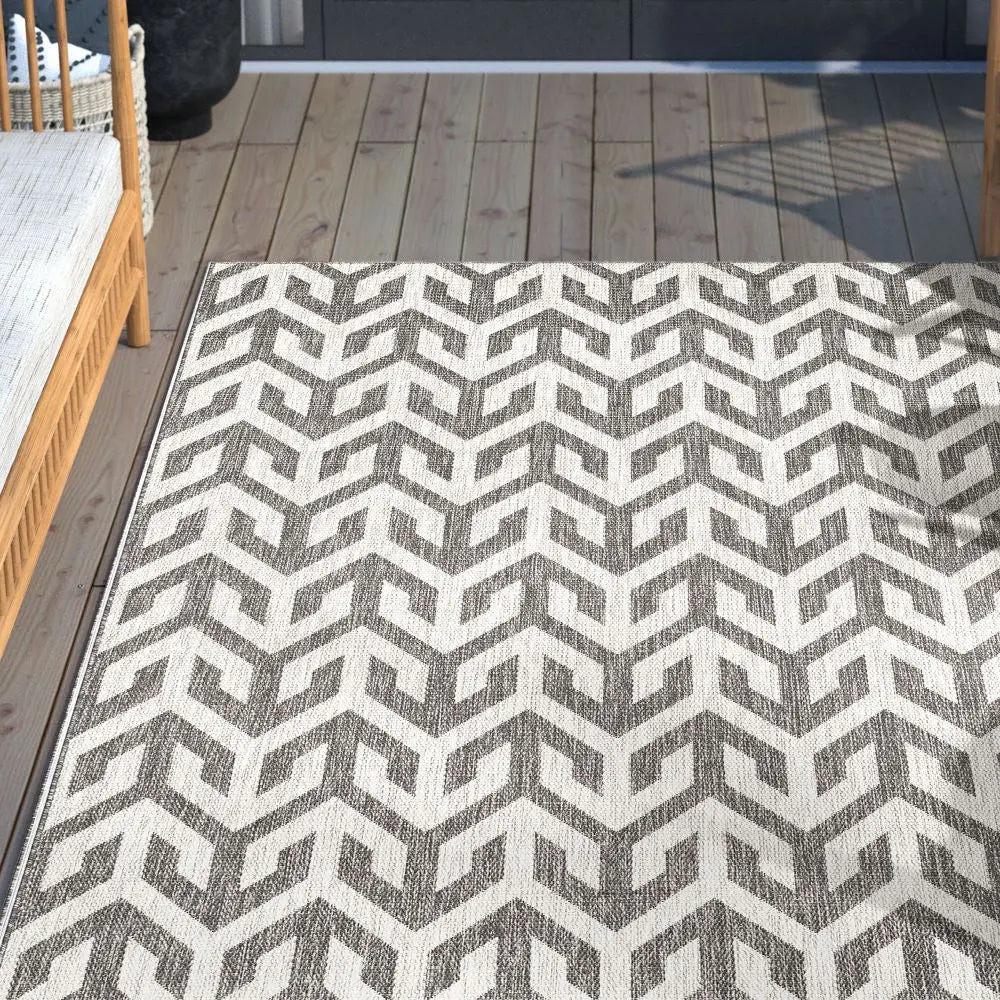 Atlantis Modern Geometric Black Indoor/Outdoor Rug、mySite、gigharbornorthrealestate