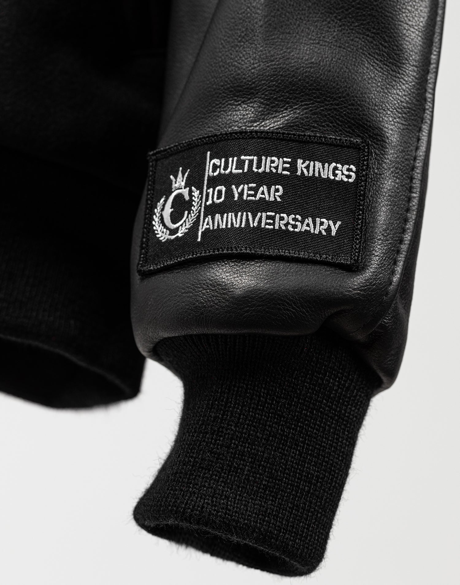 CULTURE KINGS 10 YEAR ANNIVERSARY PACK BLACK/GOLD、mySite、zt4zffjzw