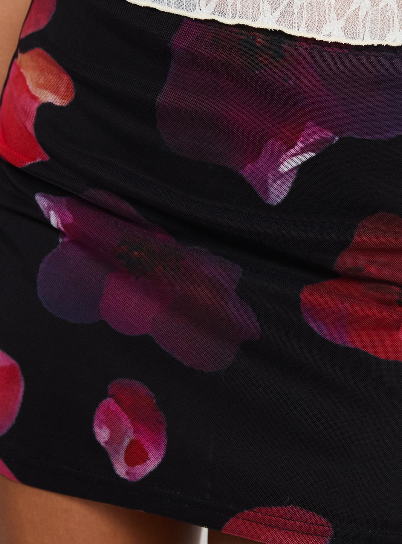 Kennith Mini Skirt Black / Red Floral、mySite、solidvoid