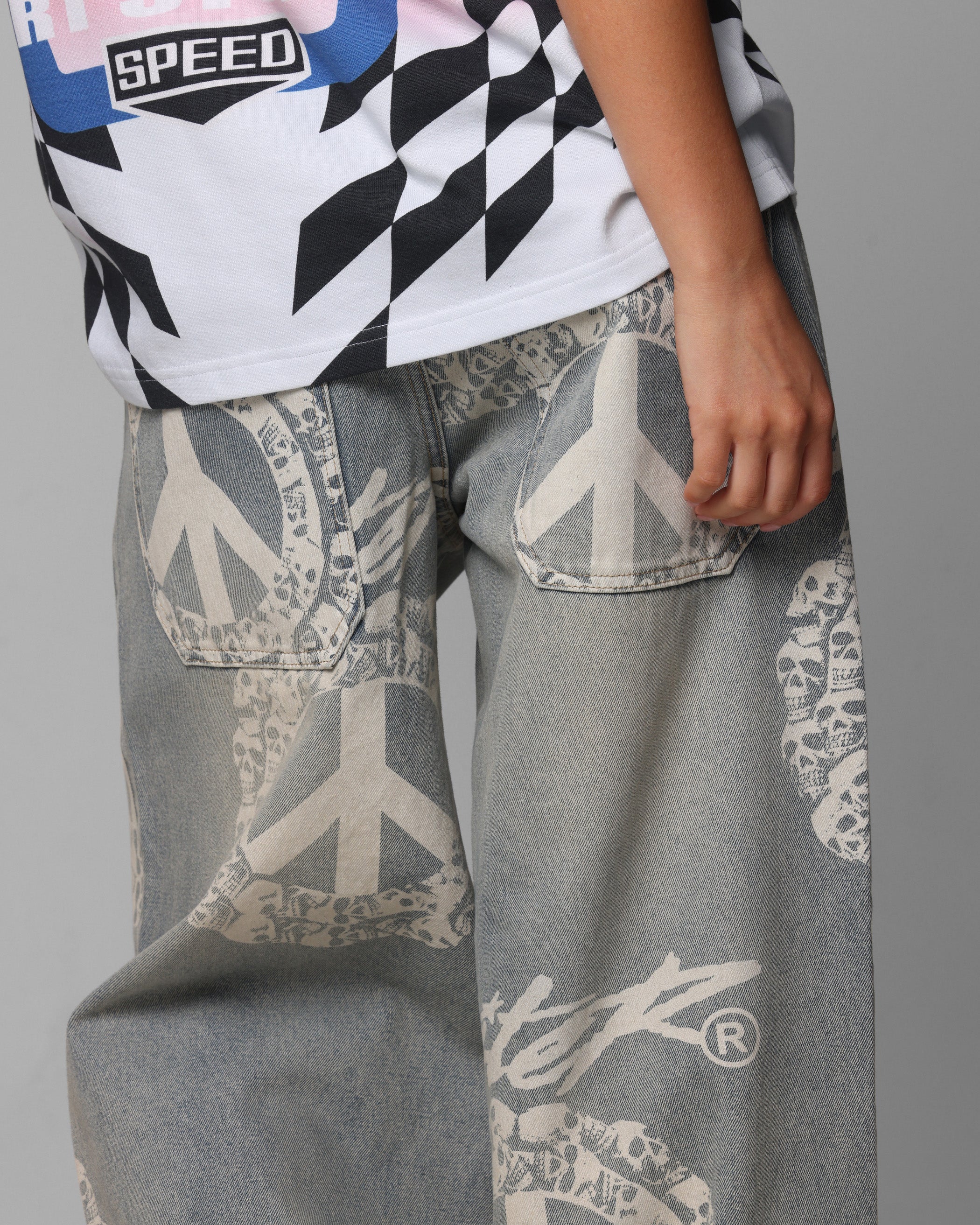 {product_title} - {shop_name}