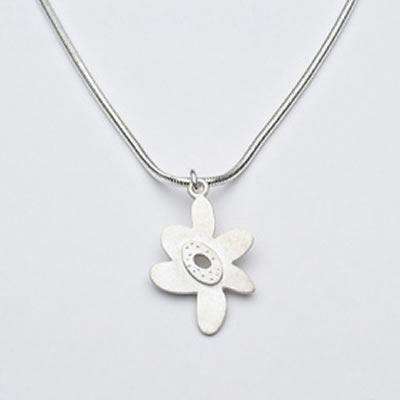 Emily Rosenfeld Sterling Silver Flower Necklace、mySite、topwebapps