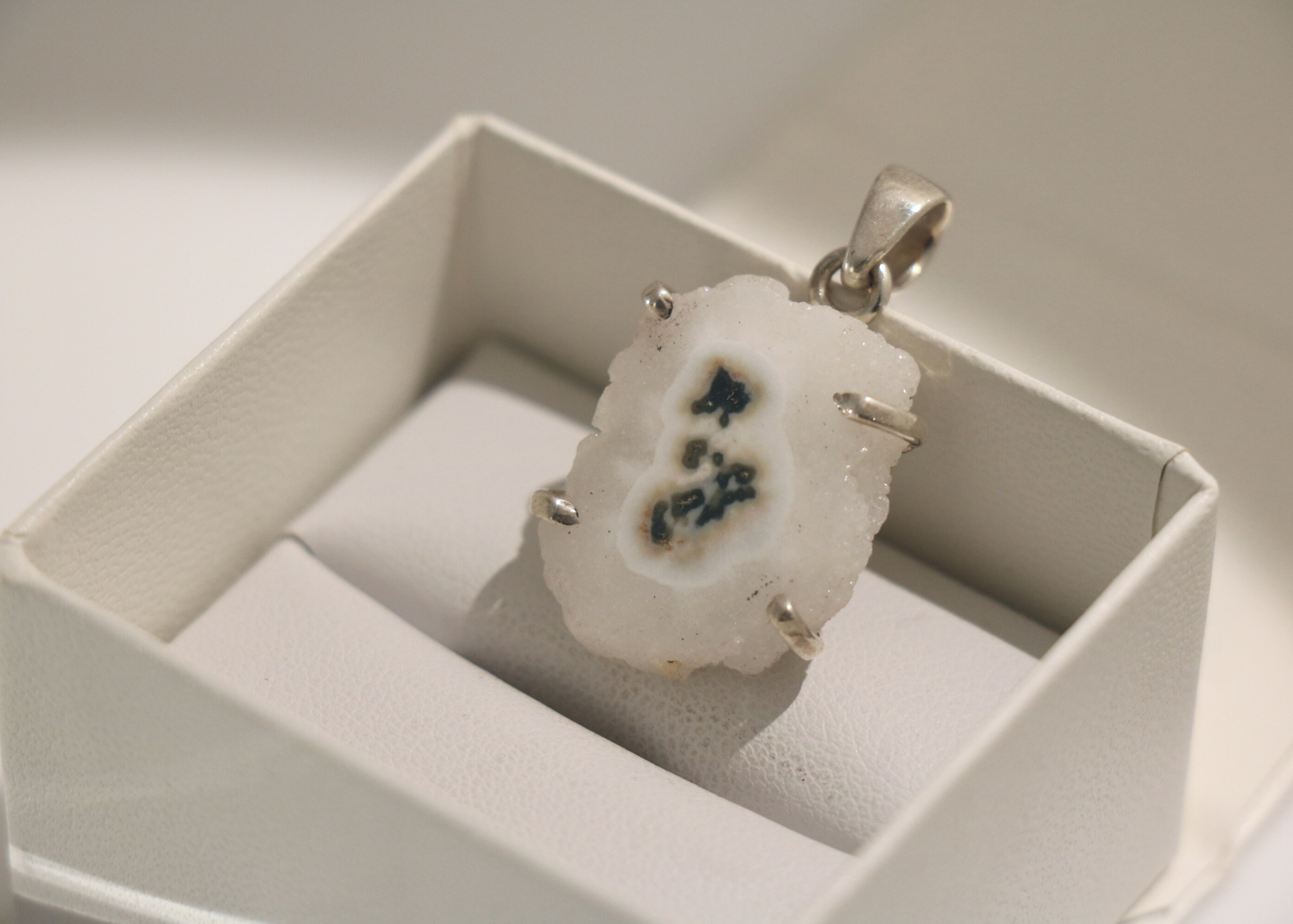 Solar Quartz Pendant (Sterling Silver)、mySite、topwebapps