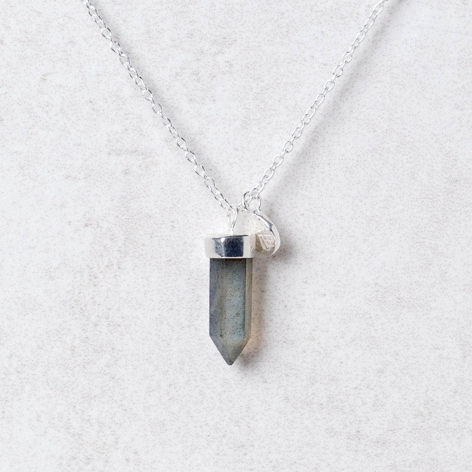 Delicate Labradorite Crystal Point Necklace、mySite、hinf8tx79