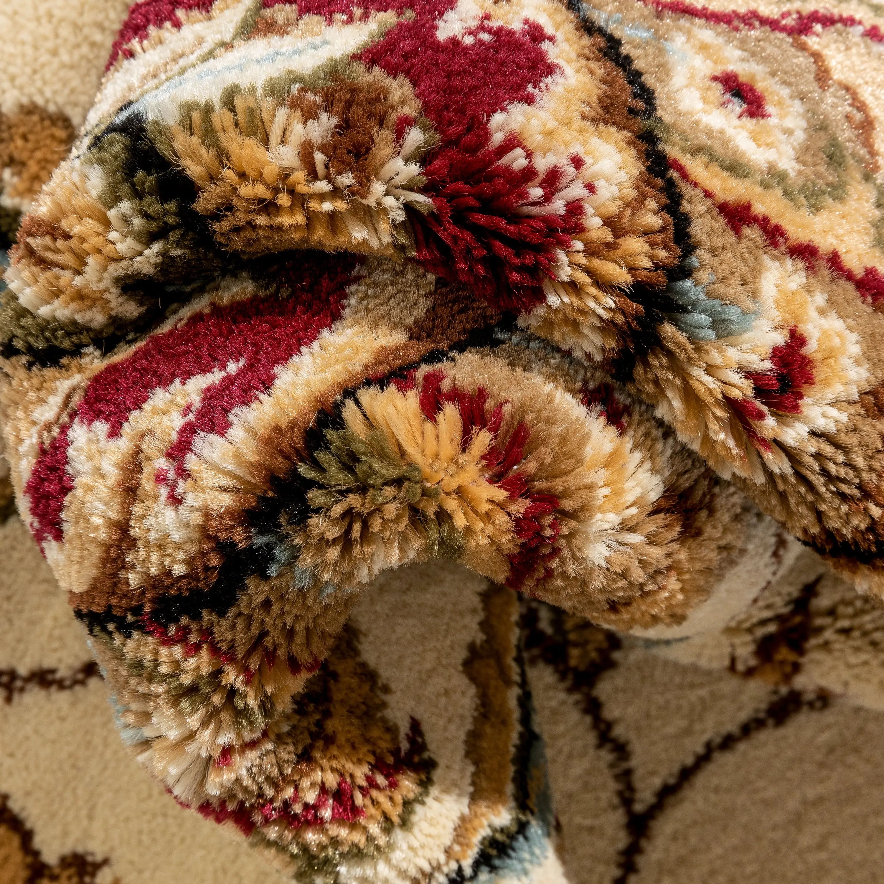 Abbasi Ivory Traditional Rug、mySite、gigharbornorthrealestate