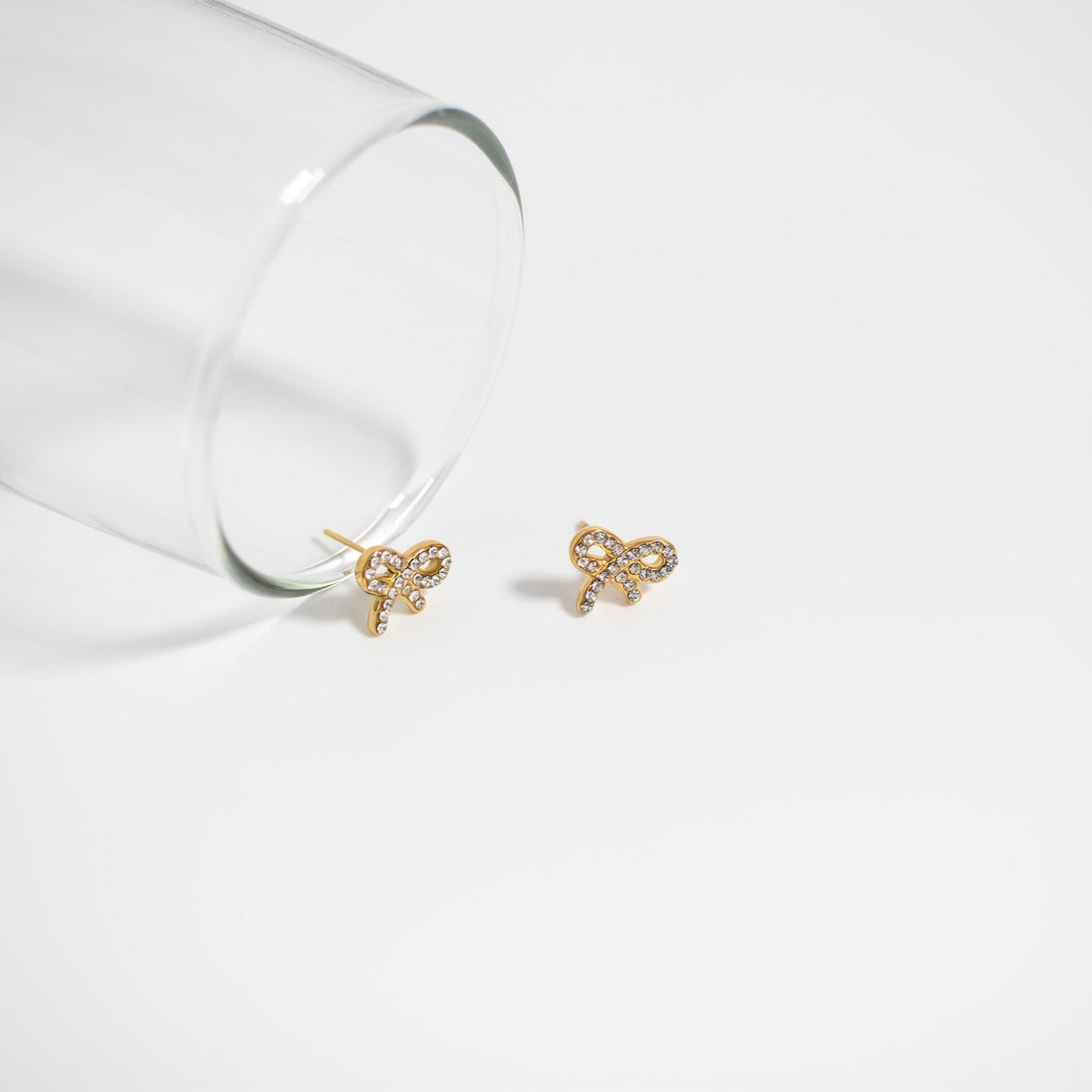 18K Gold PVD Stainless Steel Stone Bow Earrings / ERJ0089、mySite、dreamappss