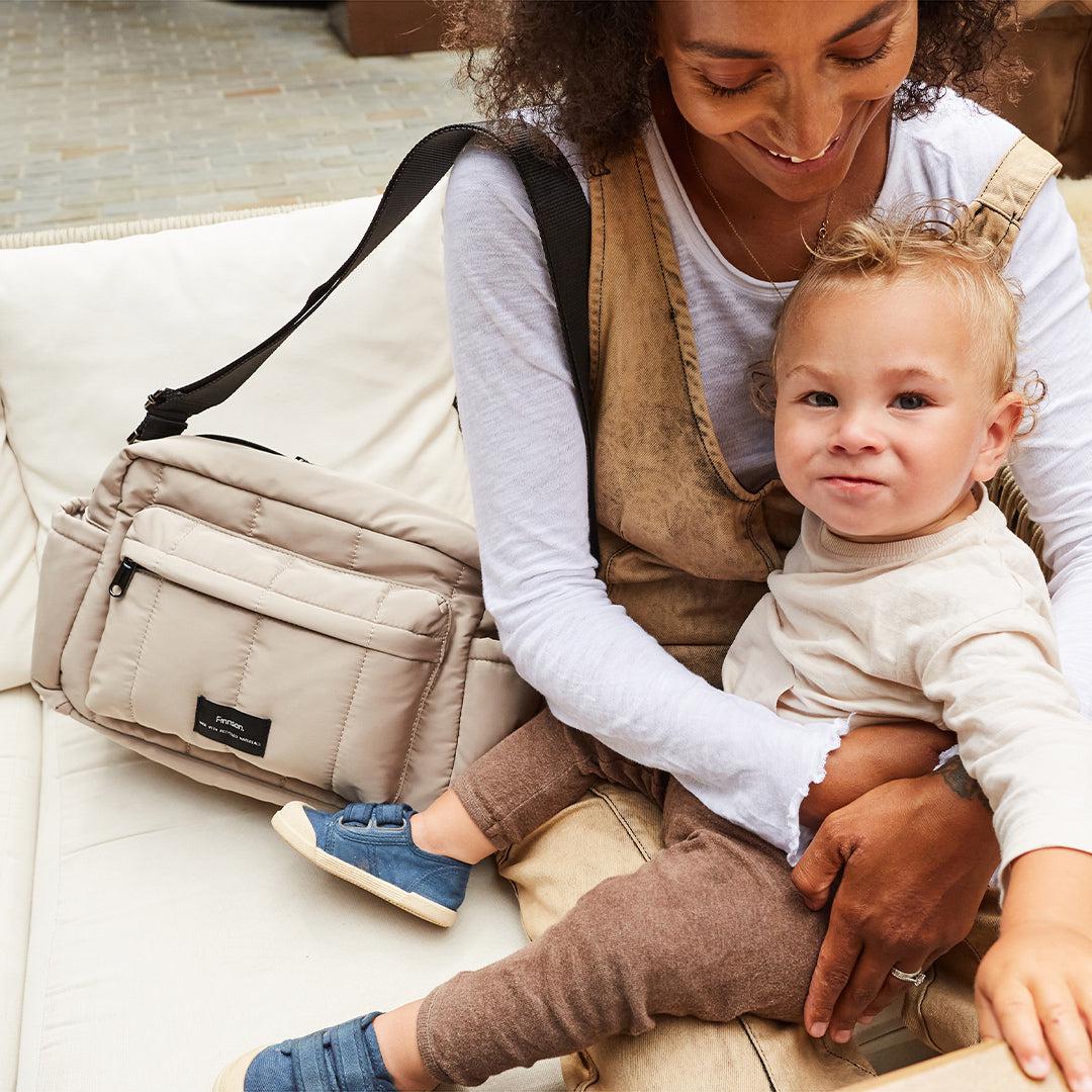  Finnson Freya Compact Changing Bag + Oversized Stroller Organiser - Taupe、mySite、merchandisen
