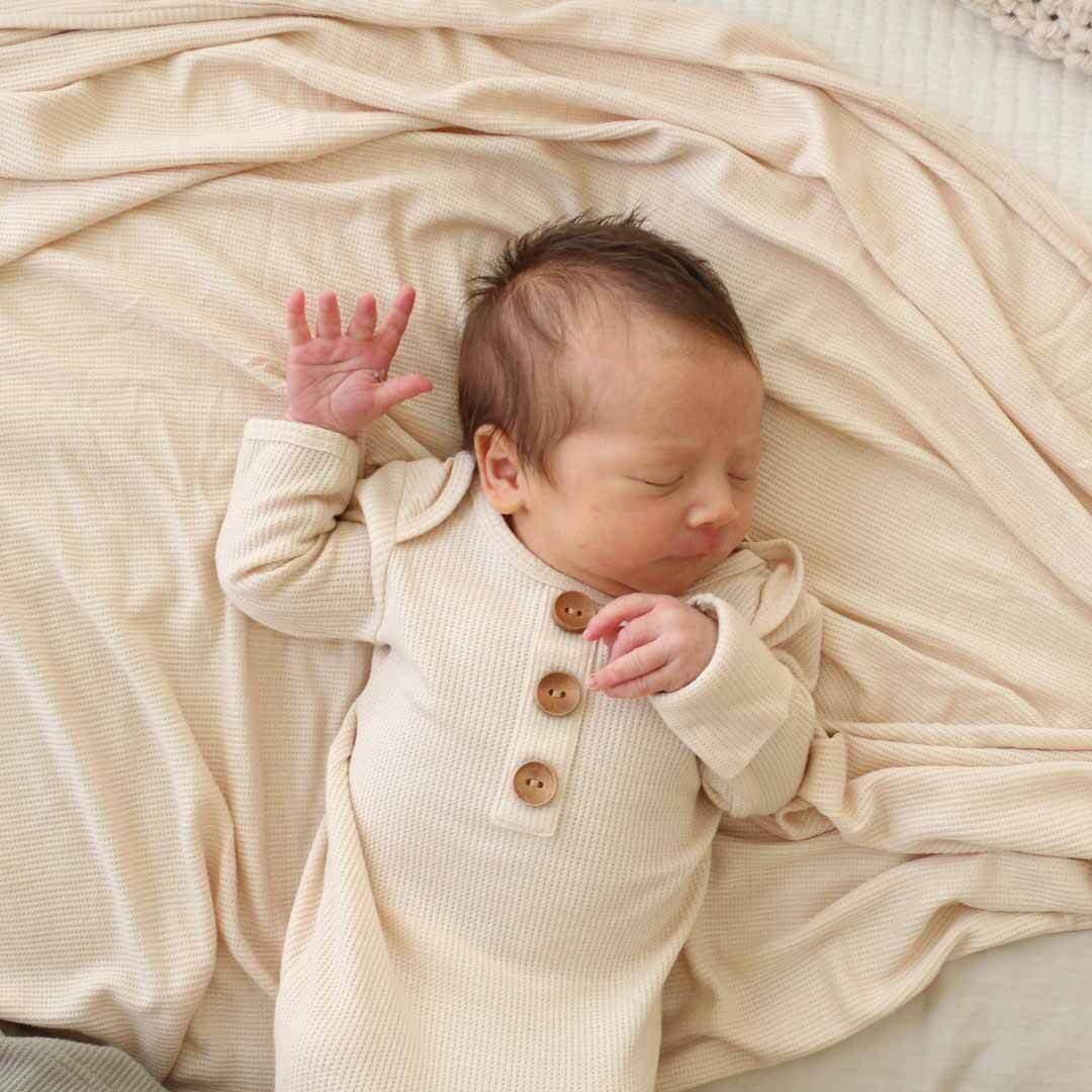  Oatmeal Bamboo Waffle Newborn Baby Knot Gown & Hat Set、mySite、layawaytickets