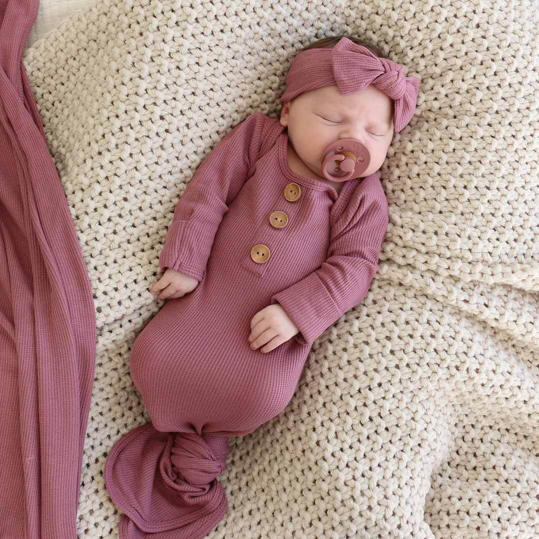  Boysenberry Bamboo Waffle Newborn Baby Knot Gown & Hat Set、mySite、layawaytickets