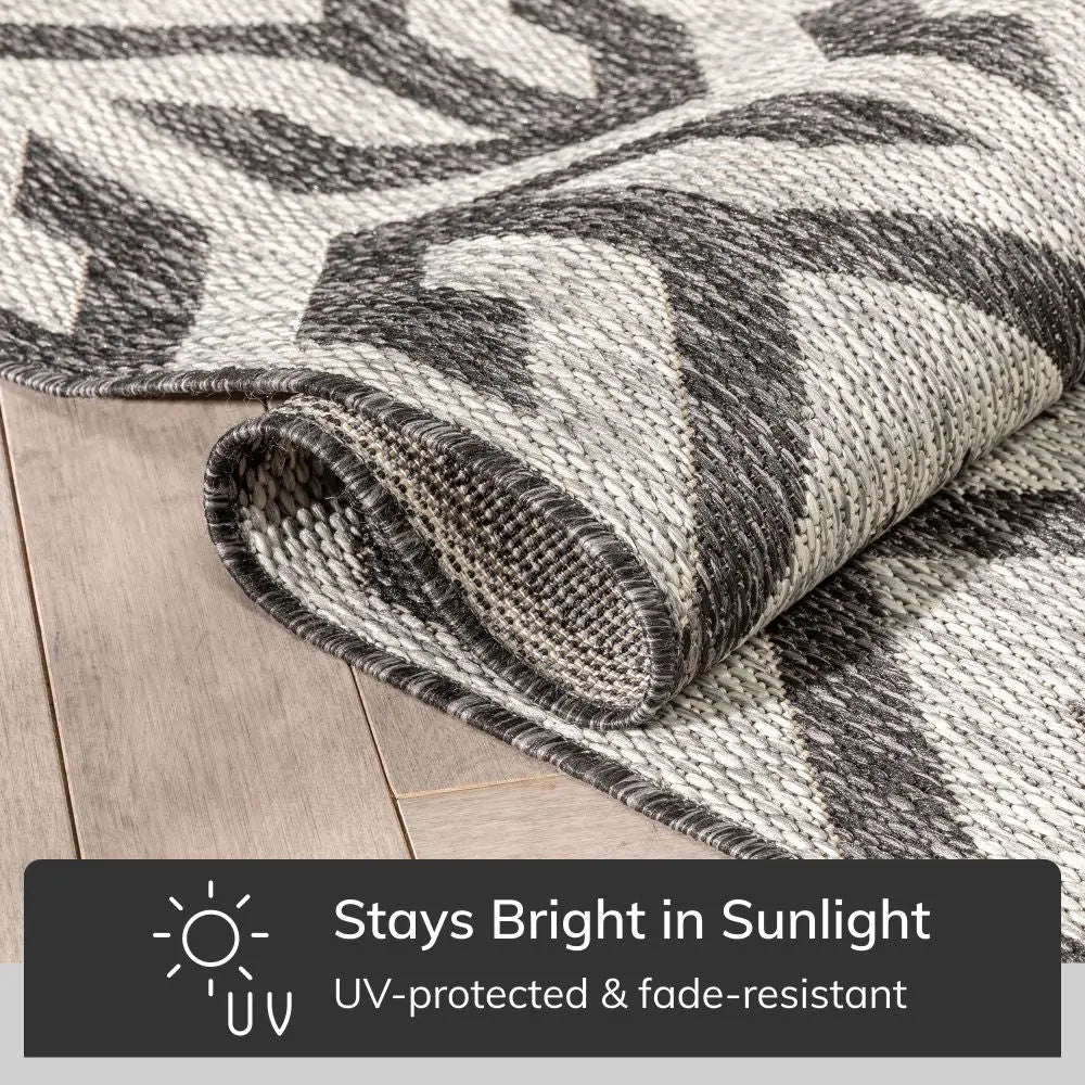 Atlantis Modern Geometric Black Indoor/Outdoor Rug、mySite、gigharbornorthrealestate