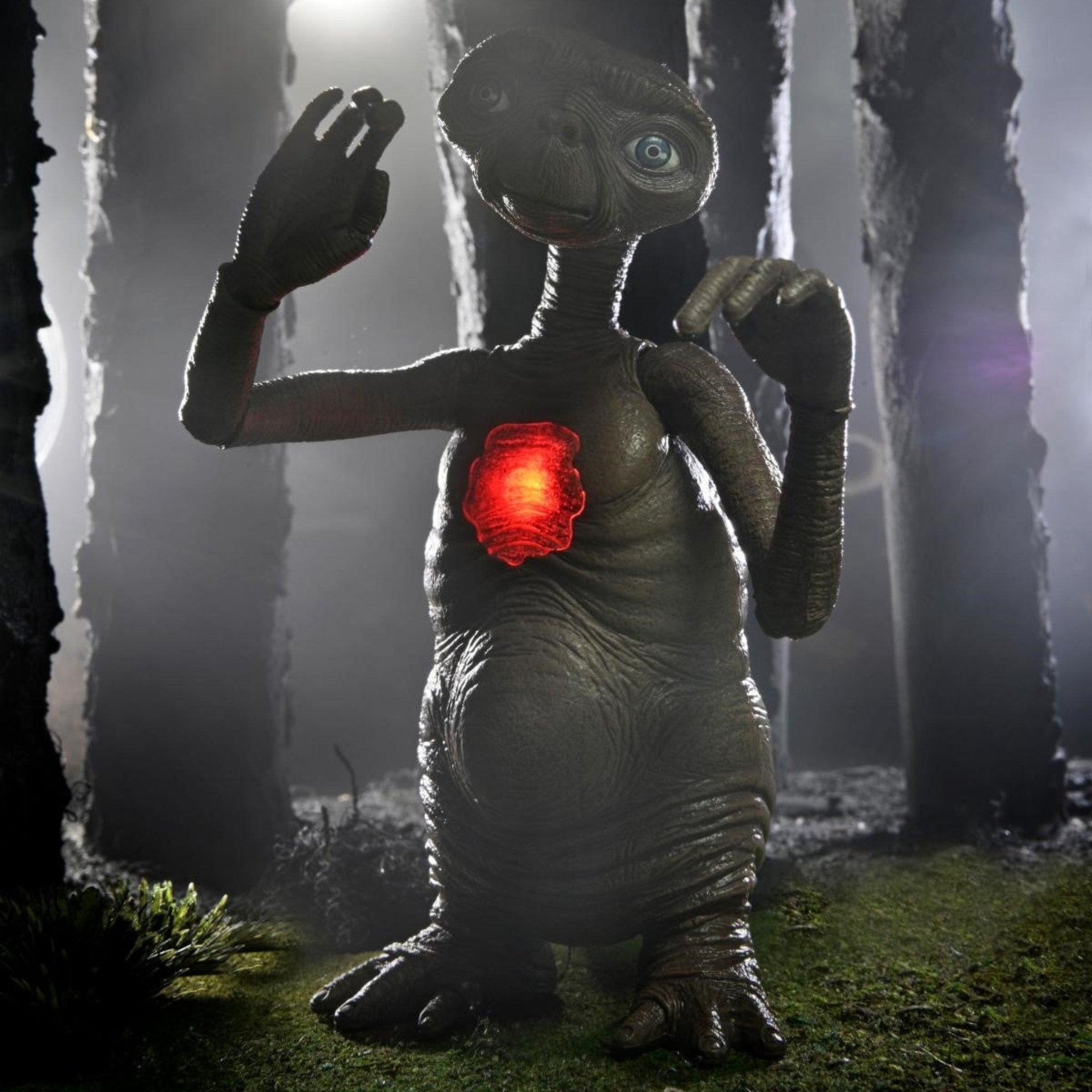 NECA 40th Anniversary Ultimate Deluxe E.T. with LED Light-up Chest、mySite、hgirdovlk