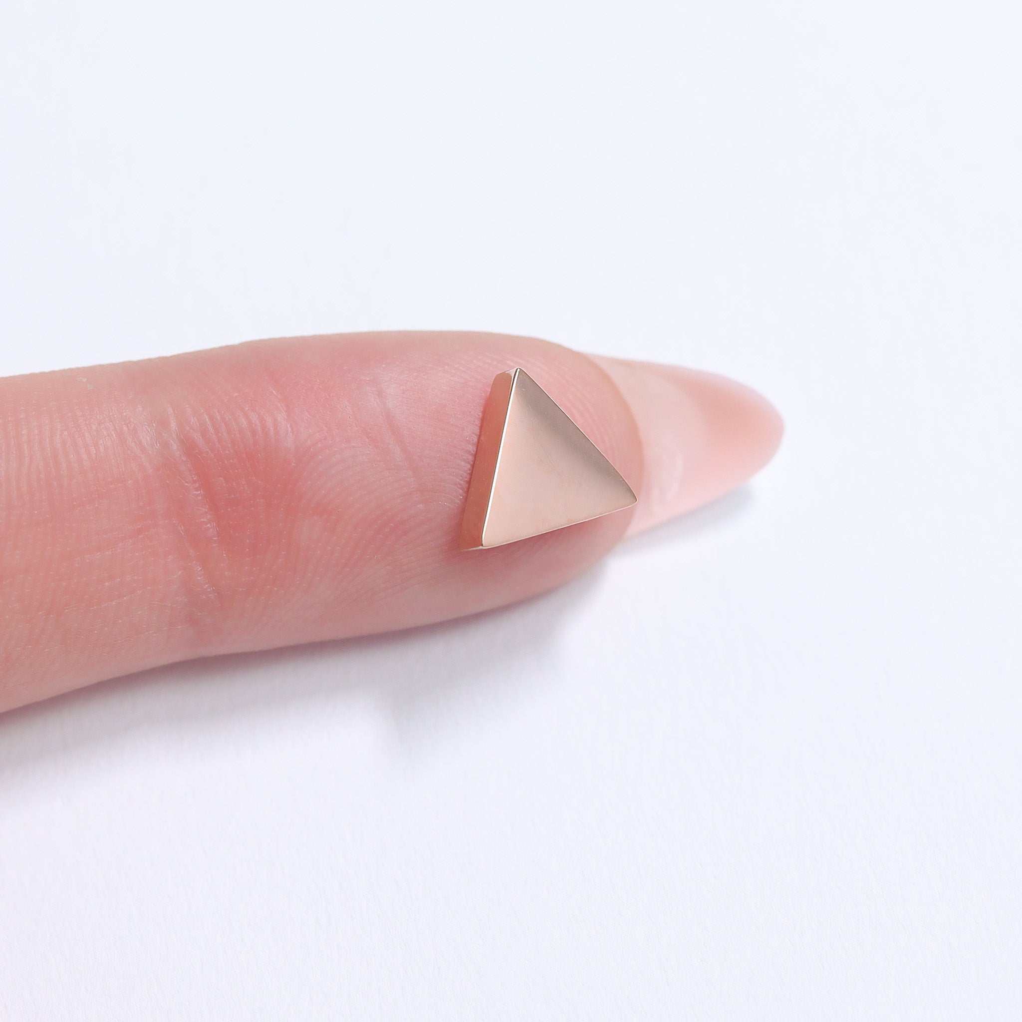 18K Gold PVD Stainless Steel Mini Triangle Bead Pendant / SBB0347、mySite、dreamappss