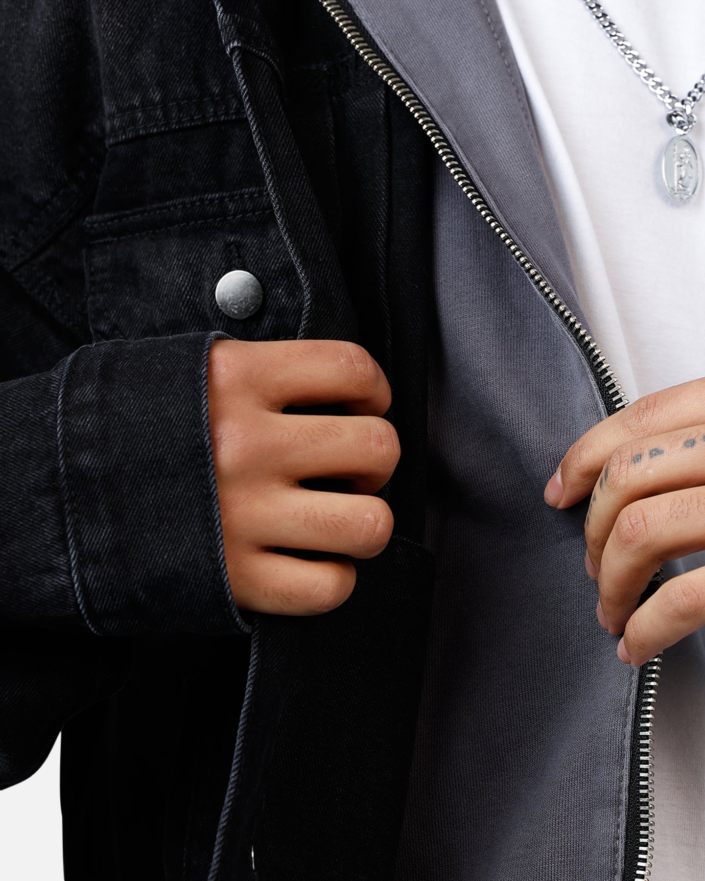 {product_title} - {shop_name}