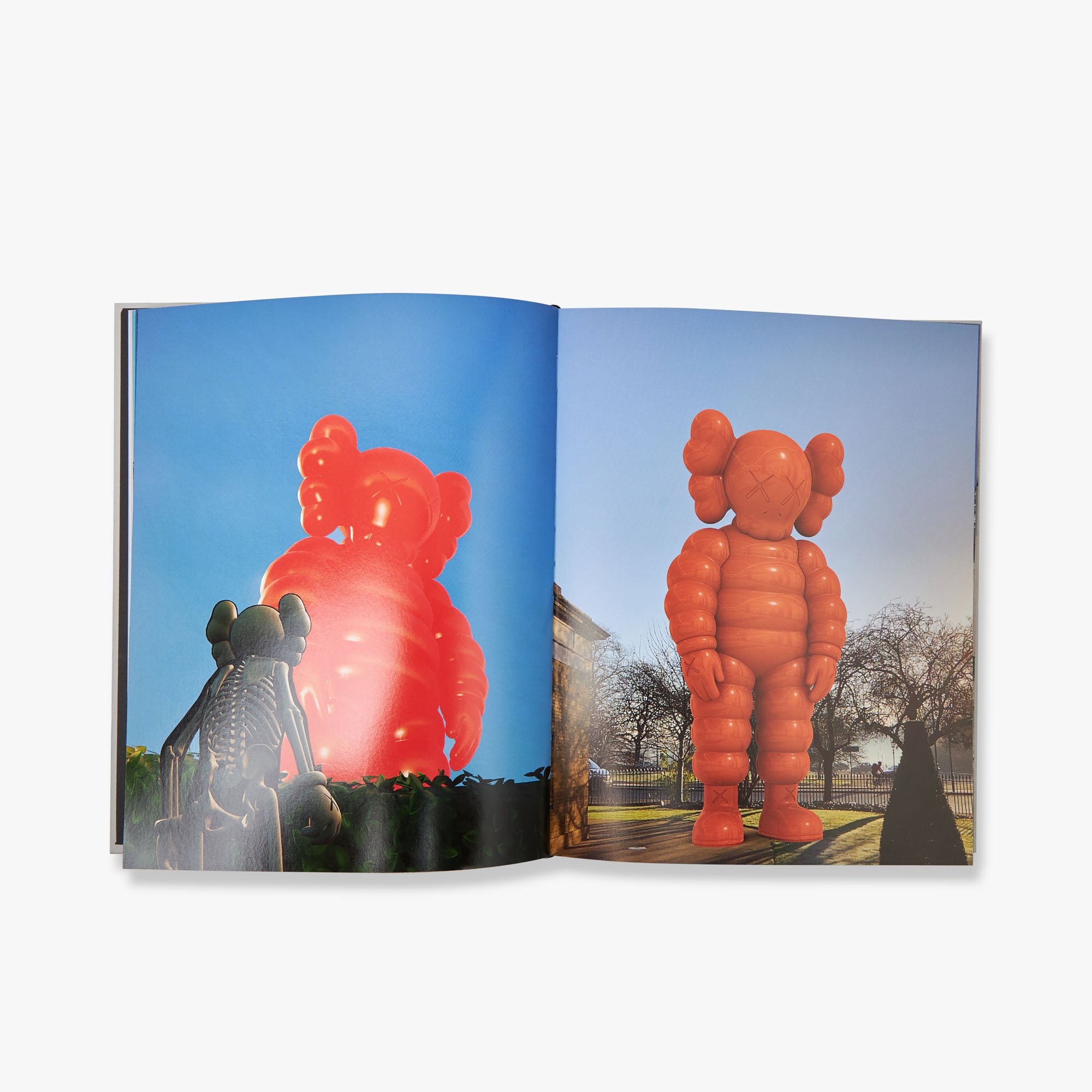  KAWS: New Fiction、mySite、merchandisen