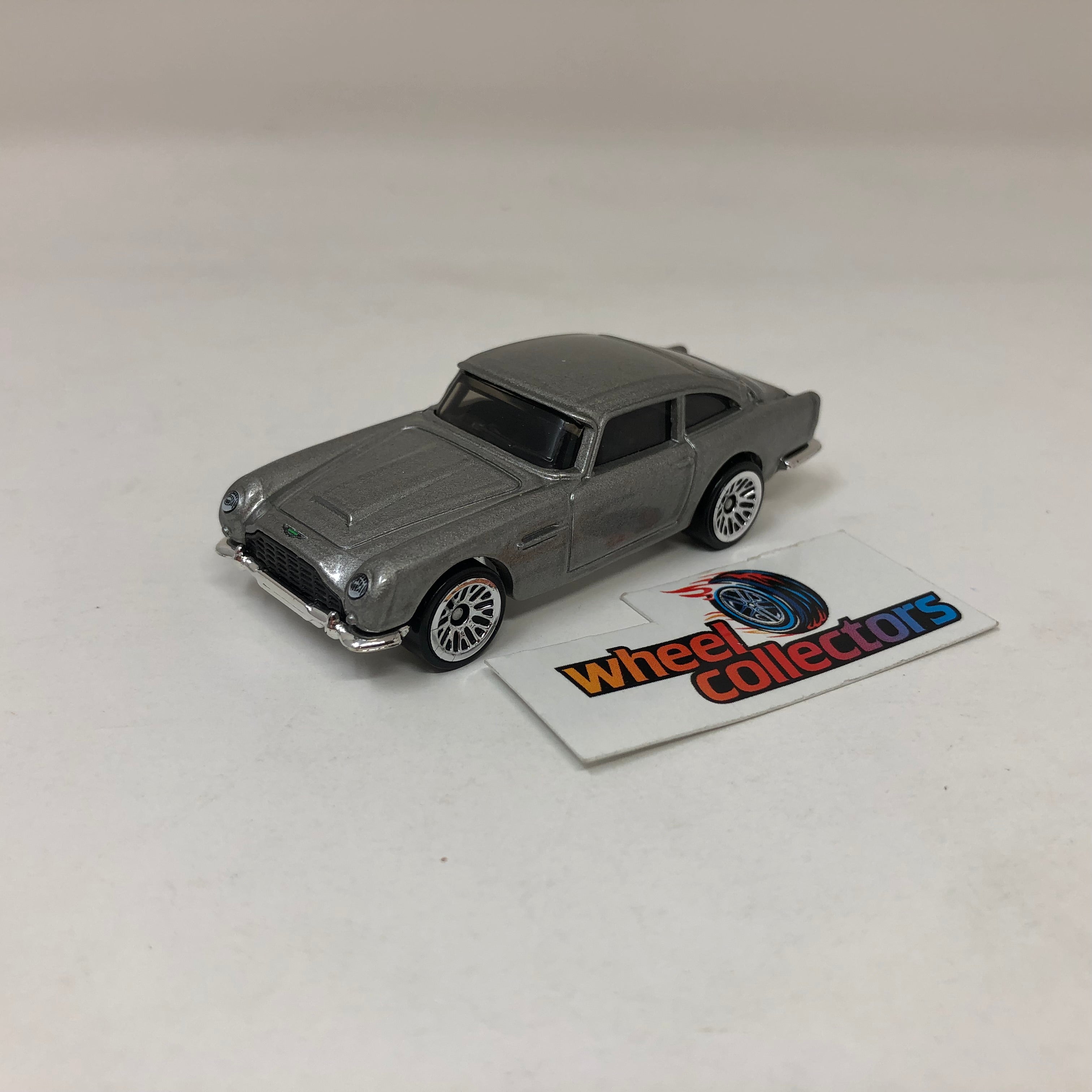 1963 Aston Martin DBS Fast & Furious * Hot Wheels Loose 1:64 Scale Model、mySite、hgirdovlk