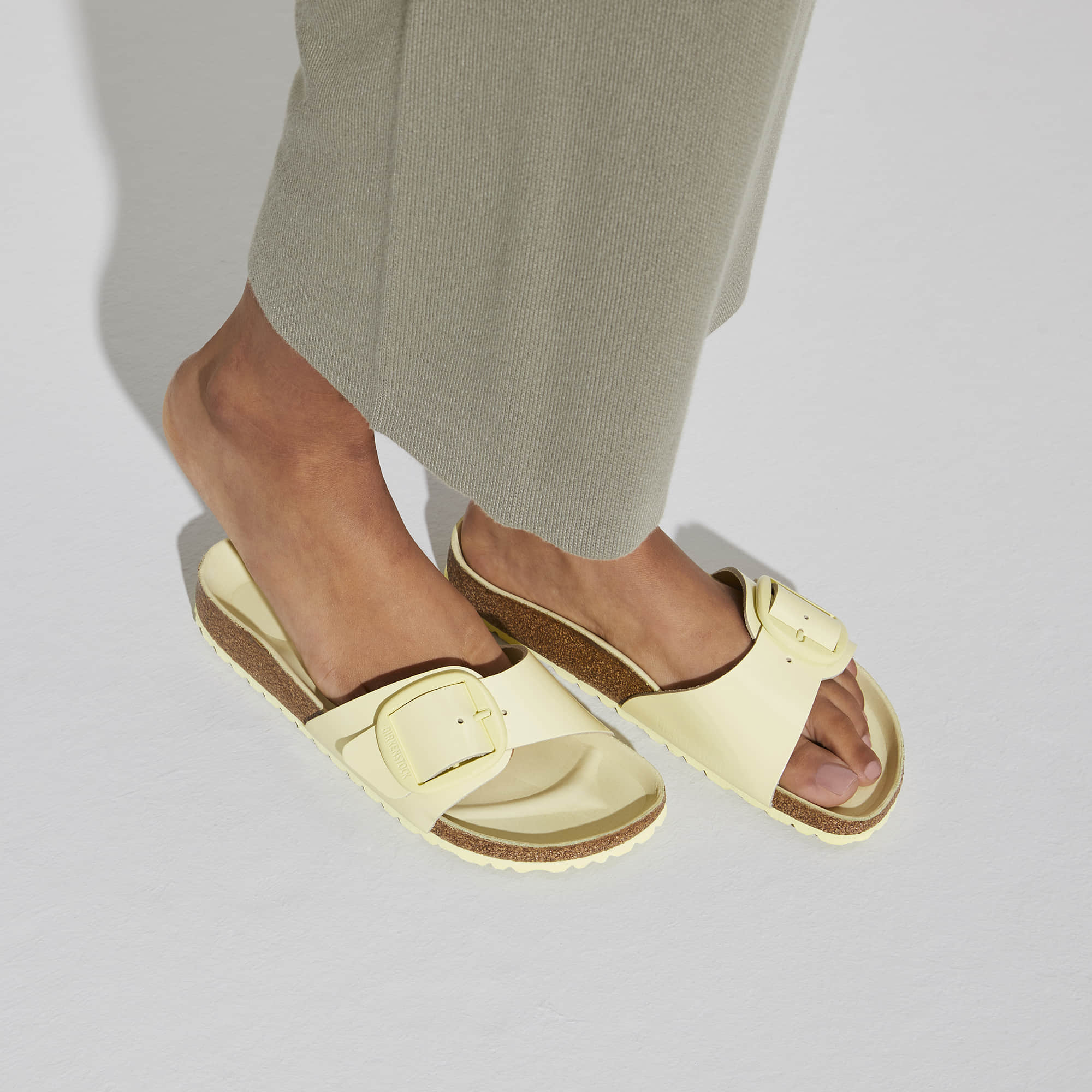 Madrid Big Buckle Natural Leather Patent、mySite、gtrtttuynbv