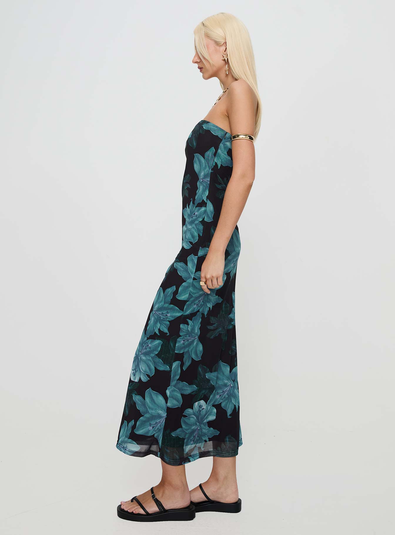 Celik Maxi Dress Black / Blue Floral、mySite、solidvoid