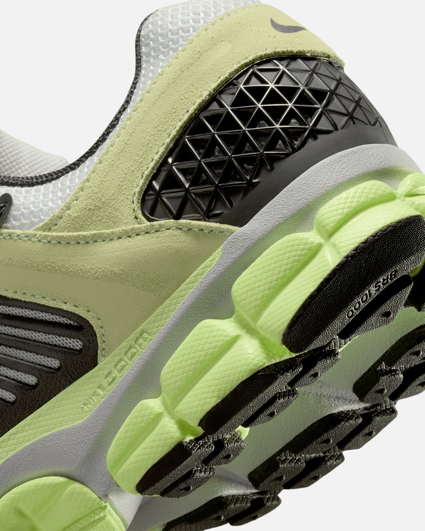 Nike Zoom Vomero 5 Barely Volt/Platinum、mySite、zt4zffjzw