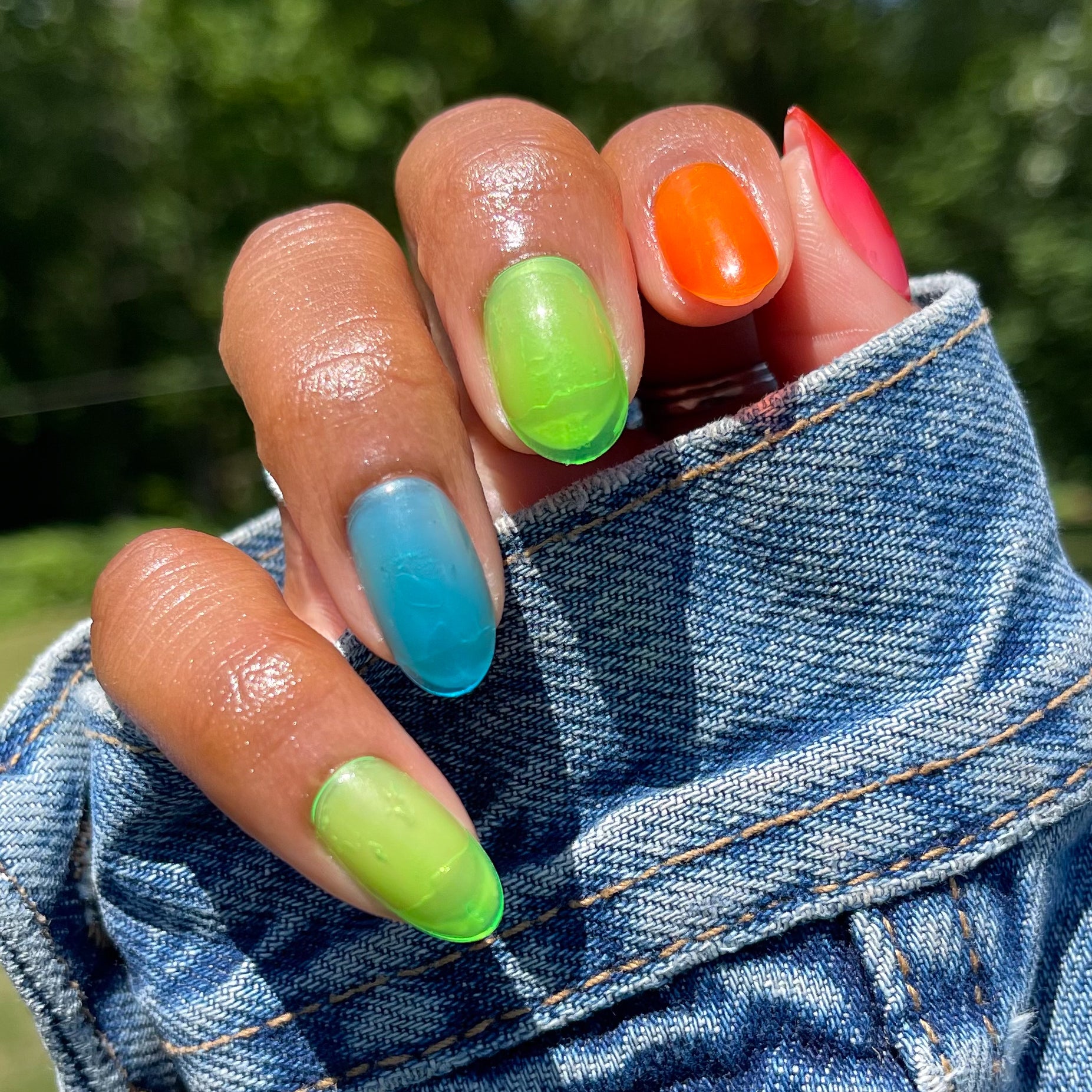 Neon Rainbow Jelly - Press-On | Medium | Oval、mySite、solidvoid