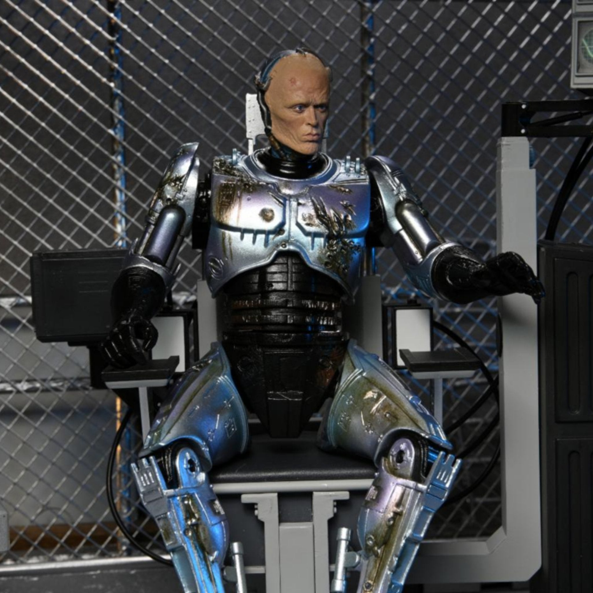 NECA Ultimate Battle Damaged RoboCop with Chair、mySite、hgirdovlk