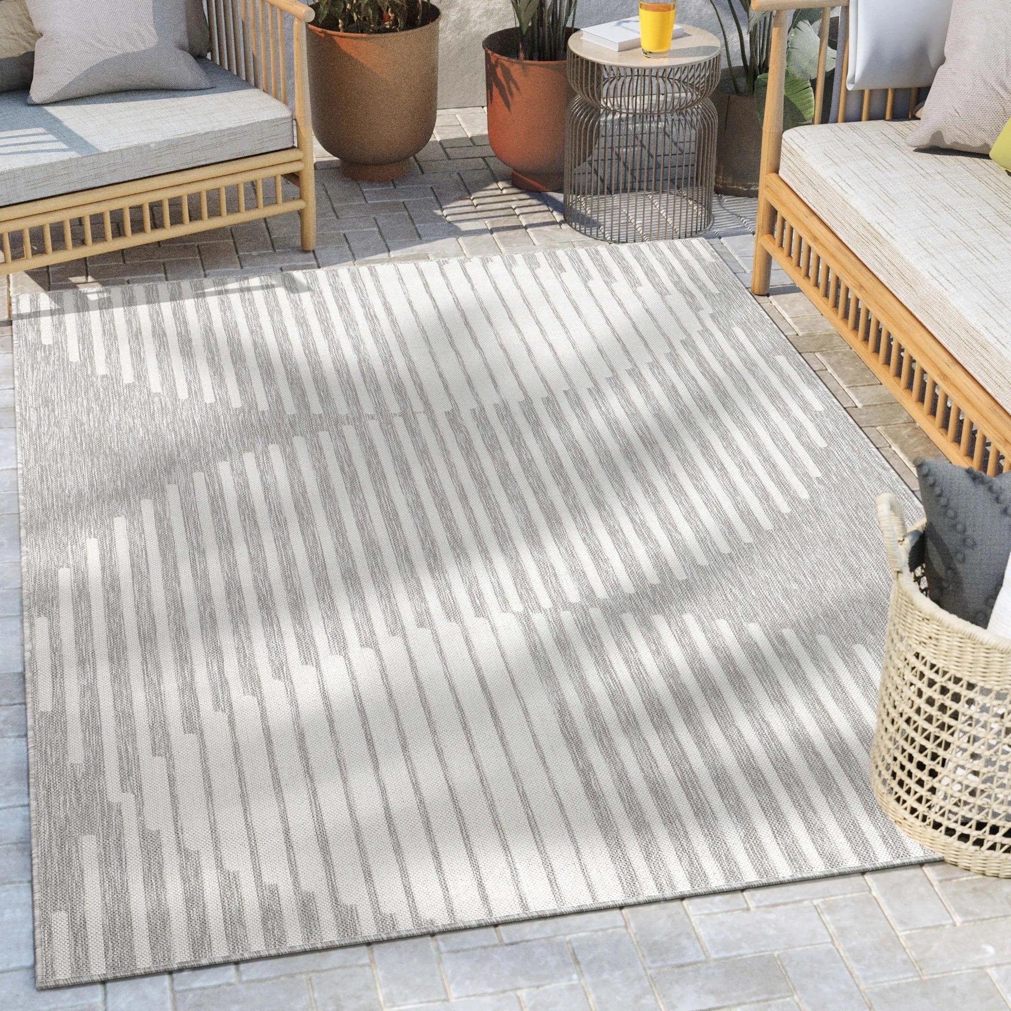 Alder Modern Stripes Indoor/Outdoor Ivory Grey Flat-Weave Rug、mySite、gigharbornorthrealestate
