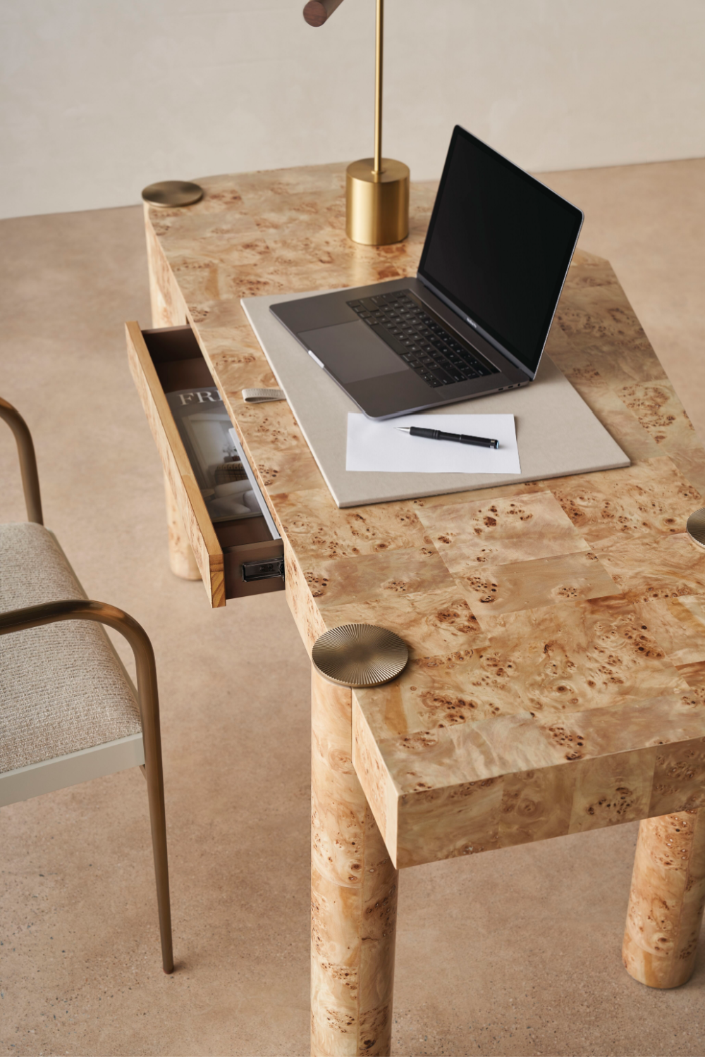 Trapezoidal Wooden Modern Desk | Caracole Rhythm、mySite、neckold