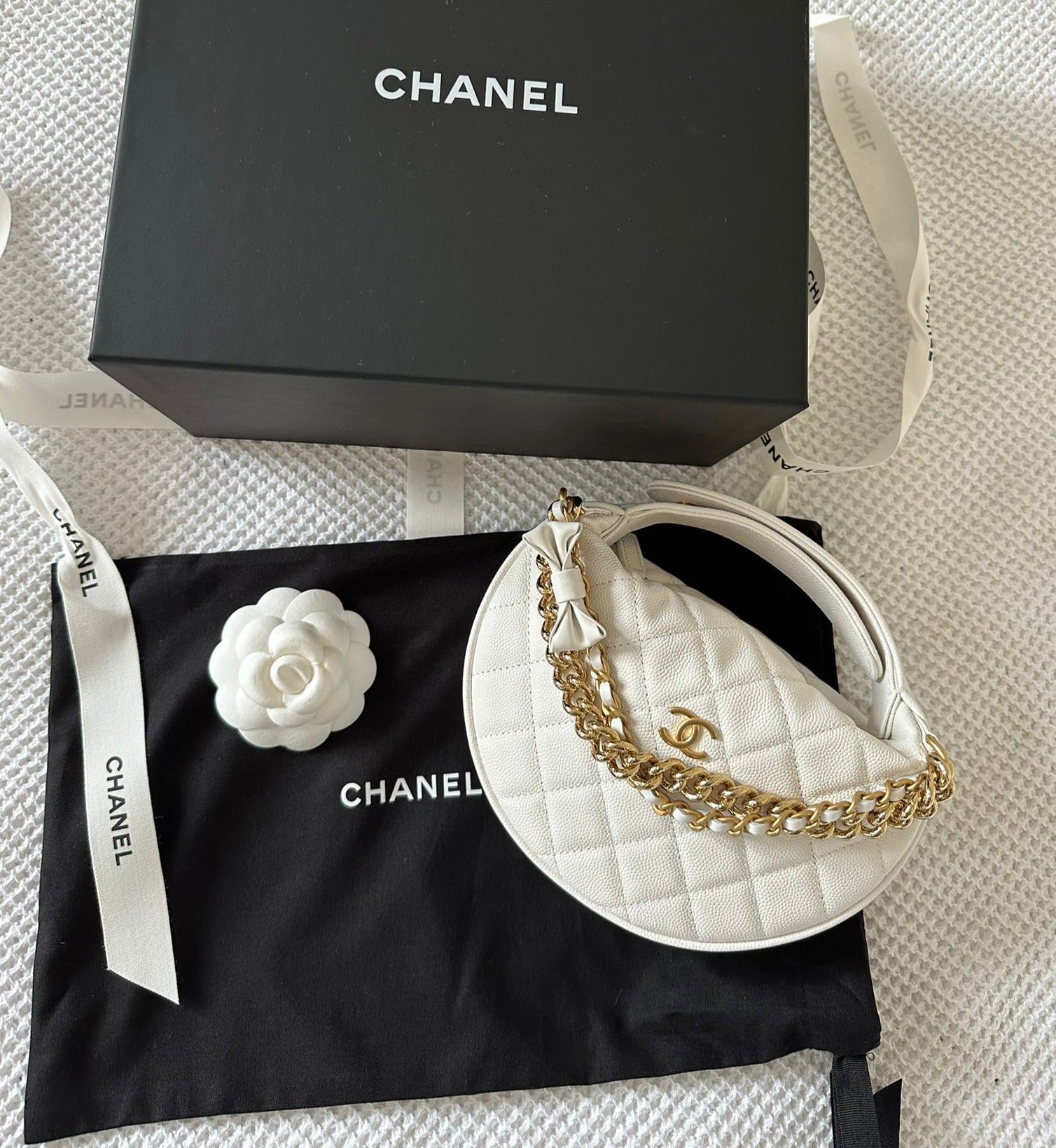 Chanel Grained Shiny Calfskin 'Moon' Pouch (White)、mySite、garminoutage.com