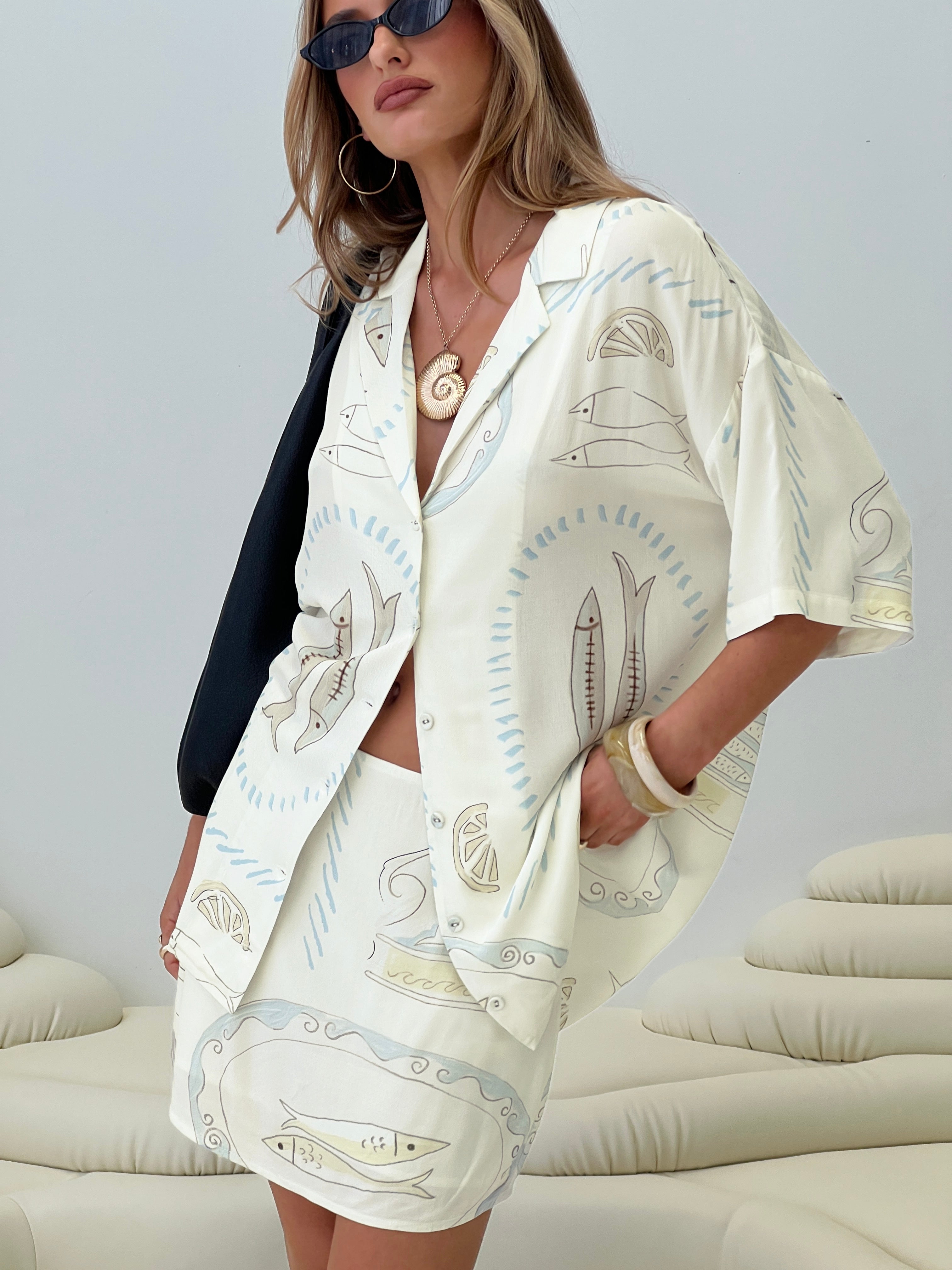 Caraliia Shirt Cream、mySite、solidvoid