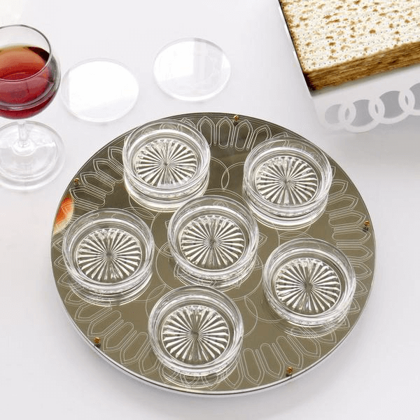 Modern Gold Seder Plate by Studio Armadillo、mySite、topwebapps