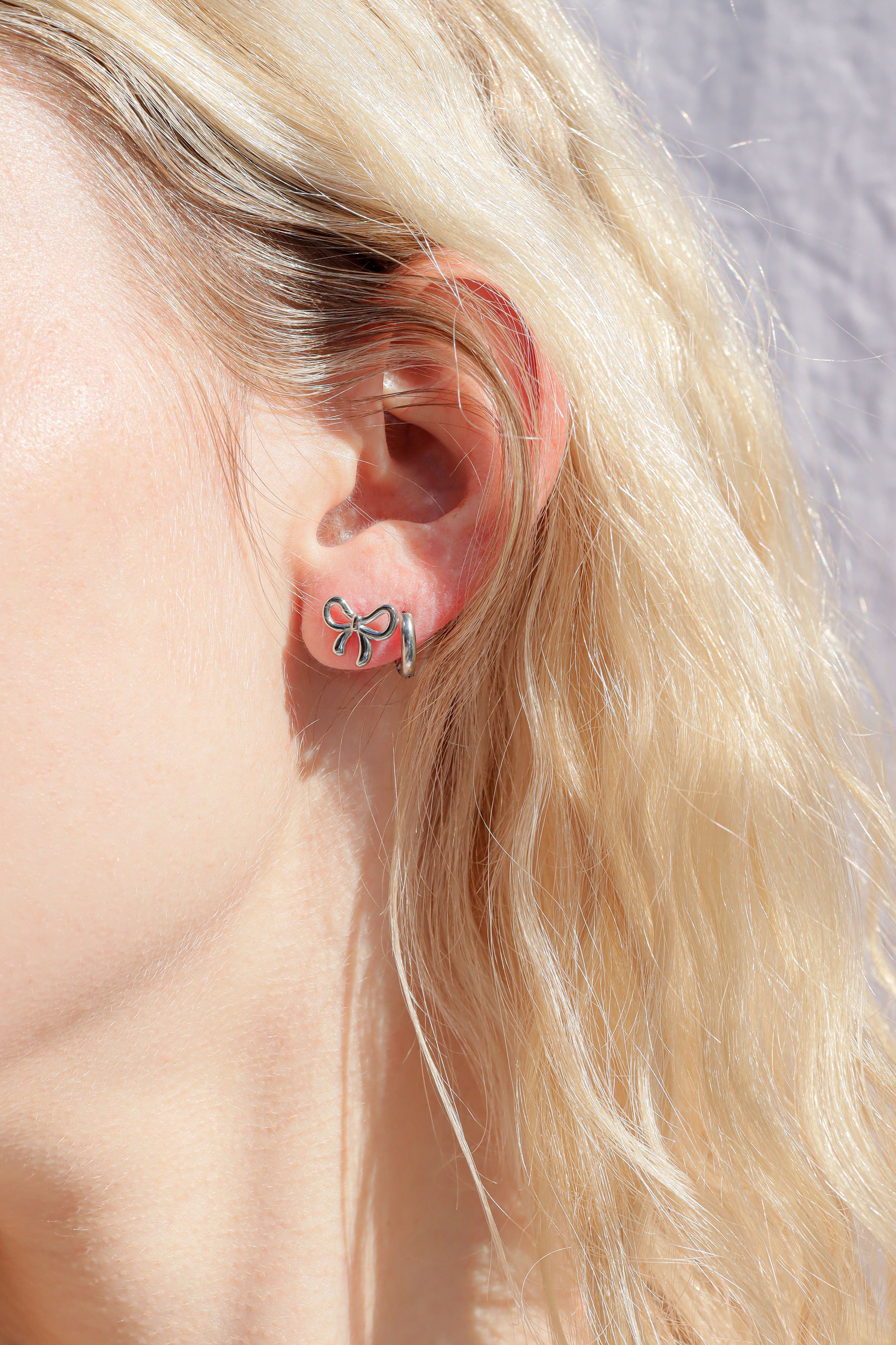 18K Gold PVD Stainless Steel Minimalist Thin Huggie Earrings / ERJ0046、mySite、dreamappss