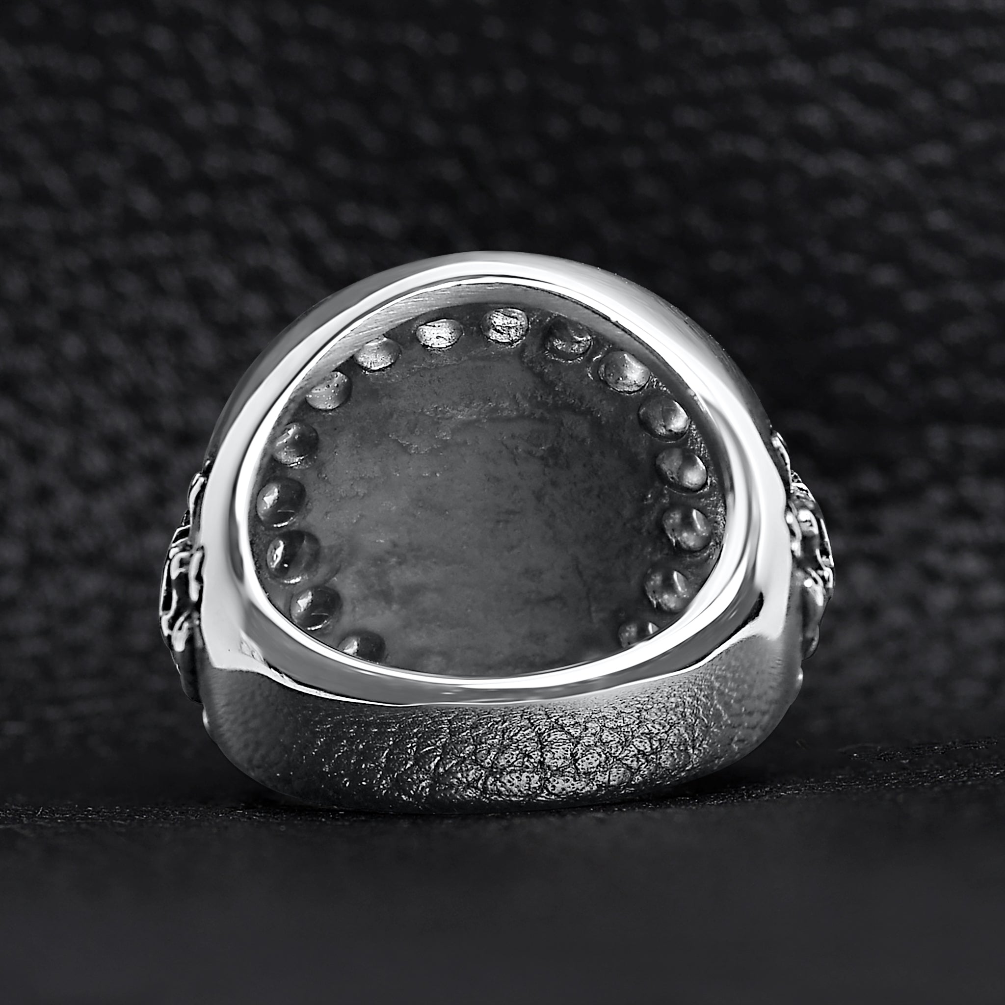 Stainless Steel King Skull And Crossbones With CZ Accent Stones Signet Ring / SCR4052、mySite、dreamappss