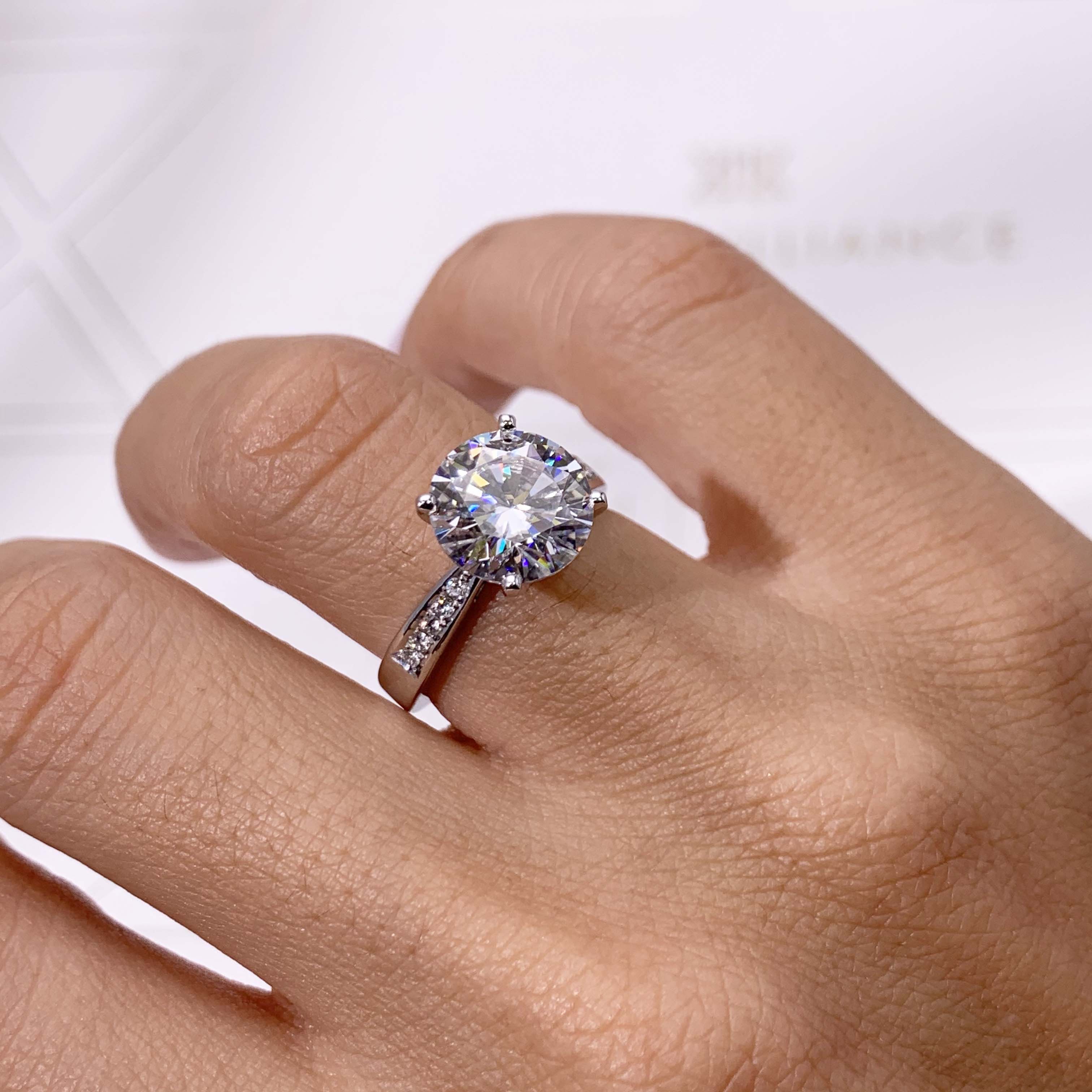 Margaret Moissanite & Diamond Ring -18K White Gold、mySite、hinf8tx79
