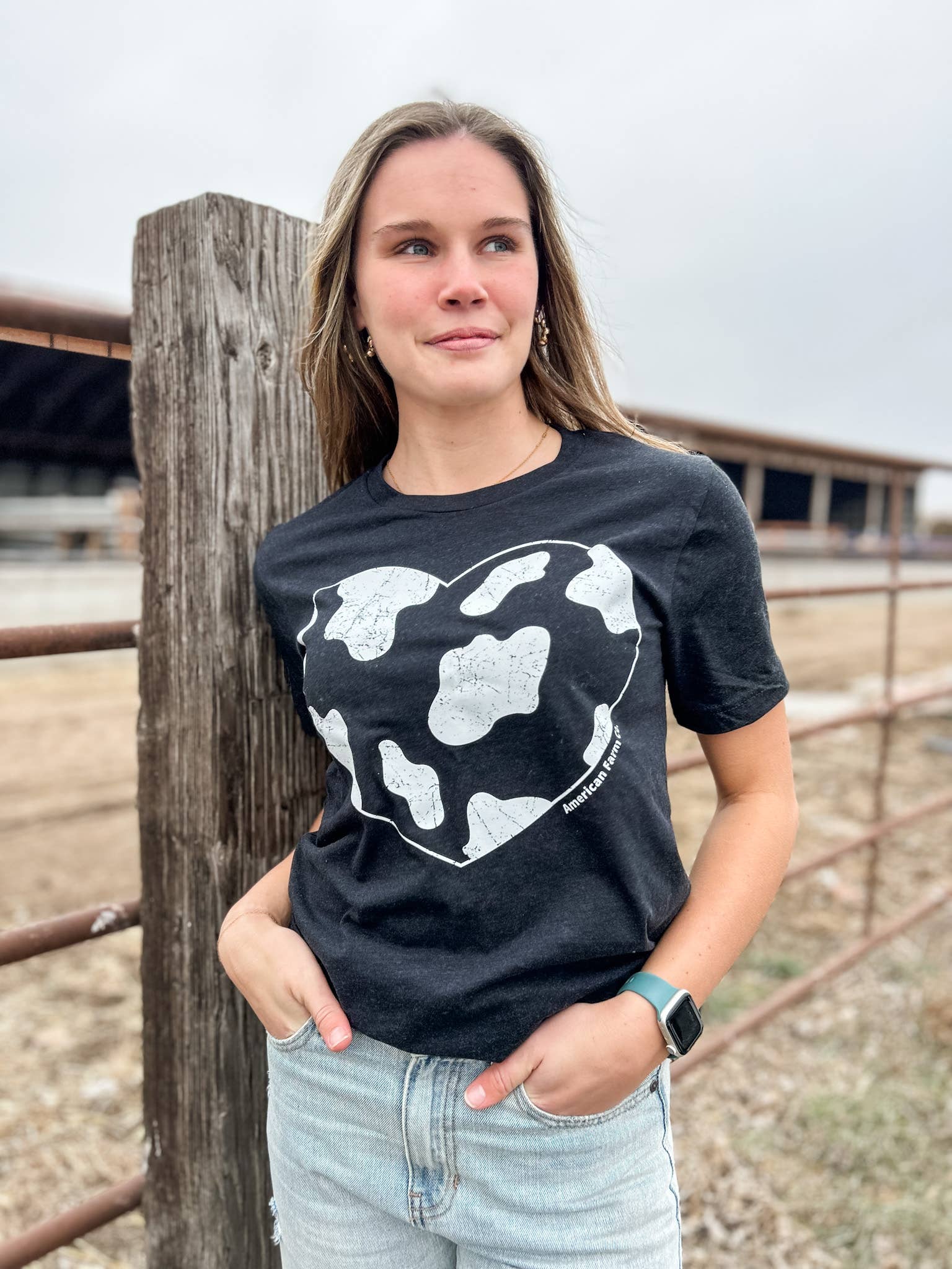 Western 'Cow Heart' Black Tee by American Farm Company、mySite、g9winljtr