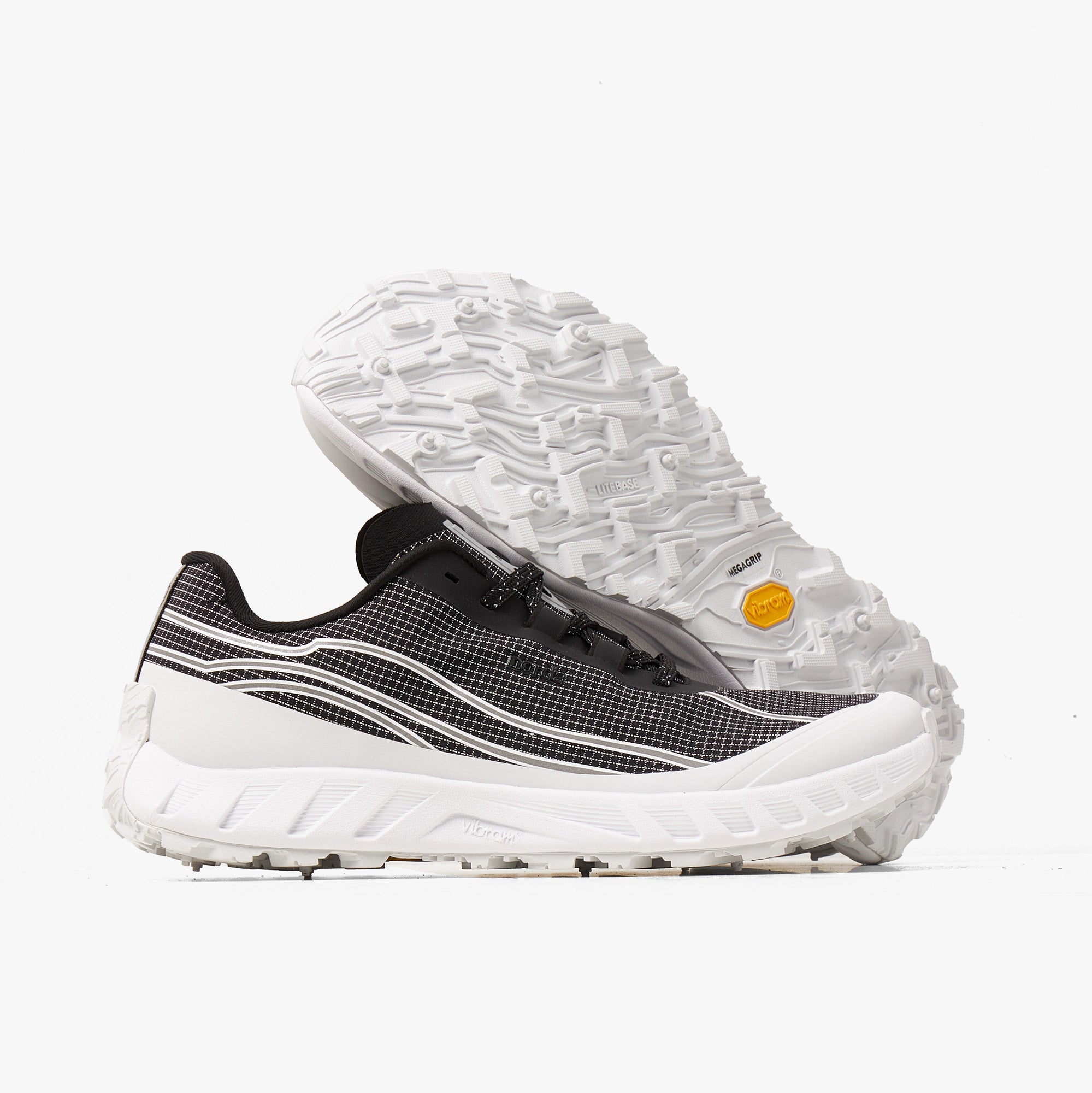  norda 002 / Summit Black、mySite、merchandisen