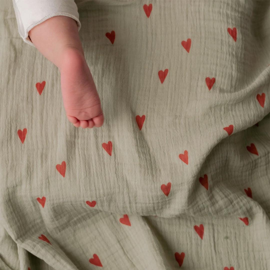  Studio Noos Sage Hearts Swaddle 70x70 - Sage、mySite、merchandisen