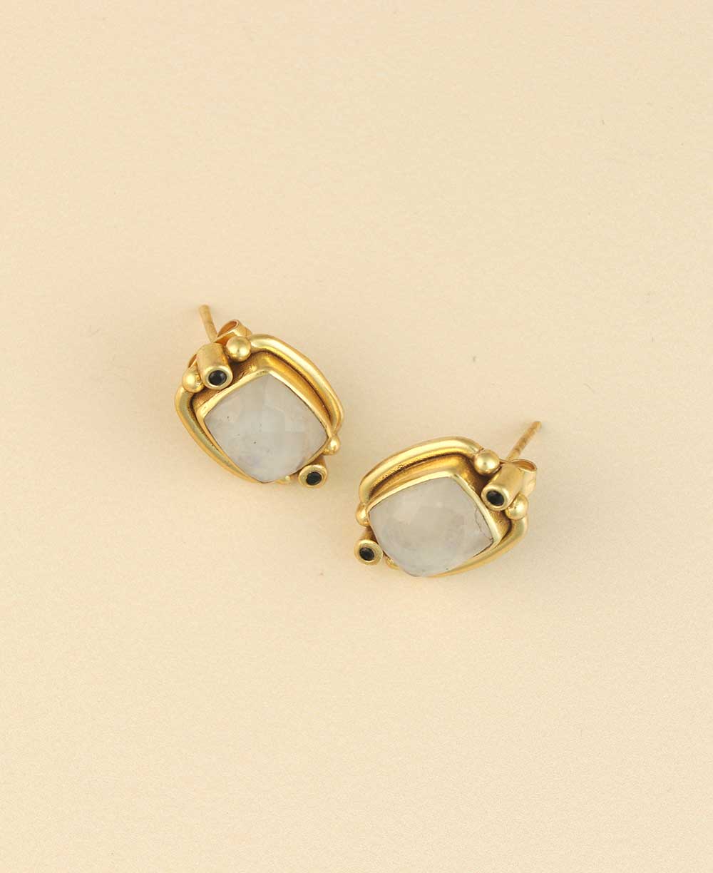 Gold-Plated Earrings with Moonstone and Black Spinel Beads、mySite、topwebapps