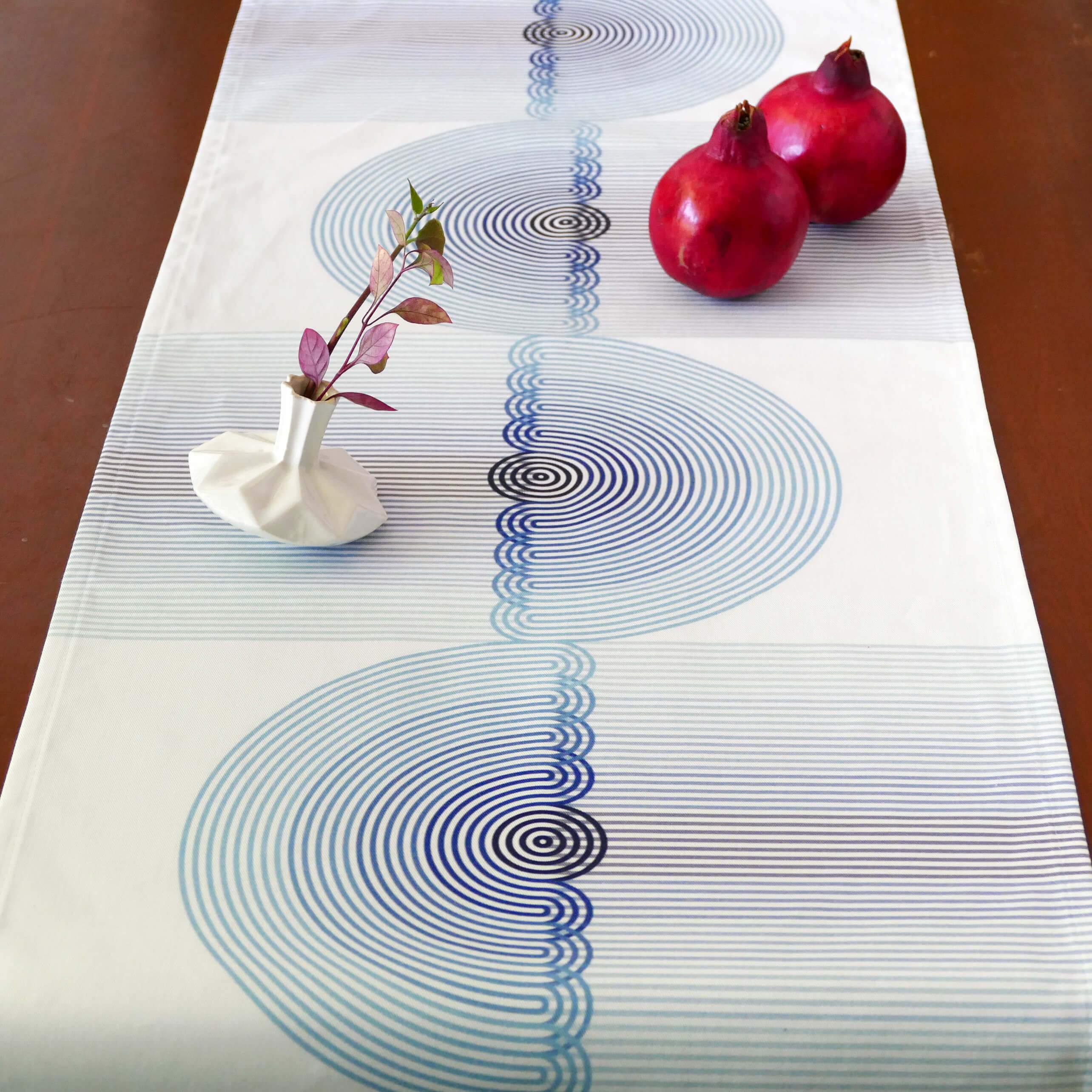 Geometric Menorah Table Runner、mySite、topwebapps